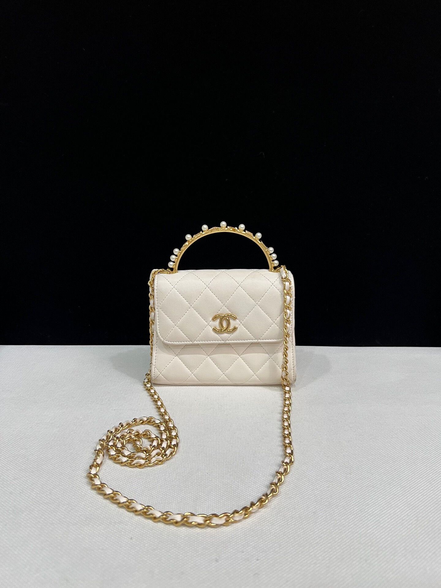 Chanel Pre-loved Bag Very good condition Size ONE SIZE - 1 Preview
