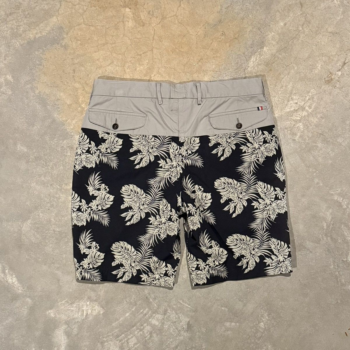 Moncler Moncler Floral Print Khaki Chino Bermuda Shorts Size US 34 / EU 50 - 9 Thumbnail