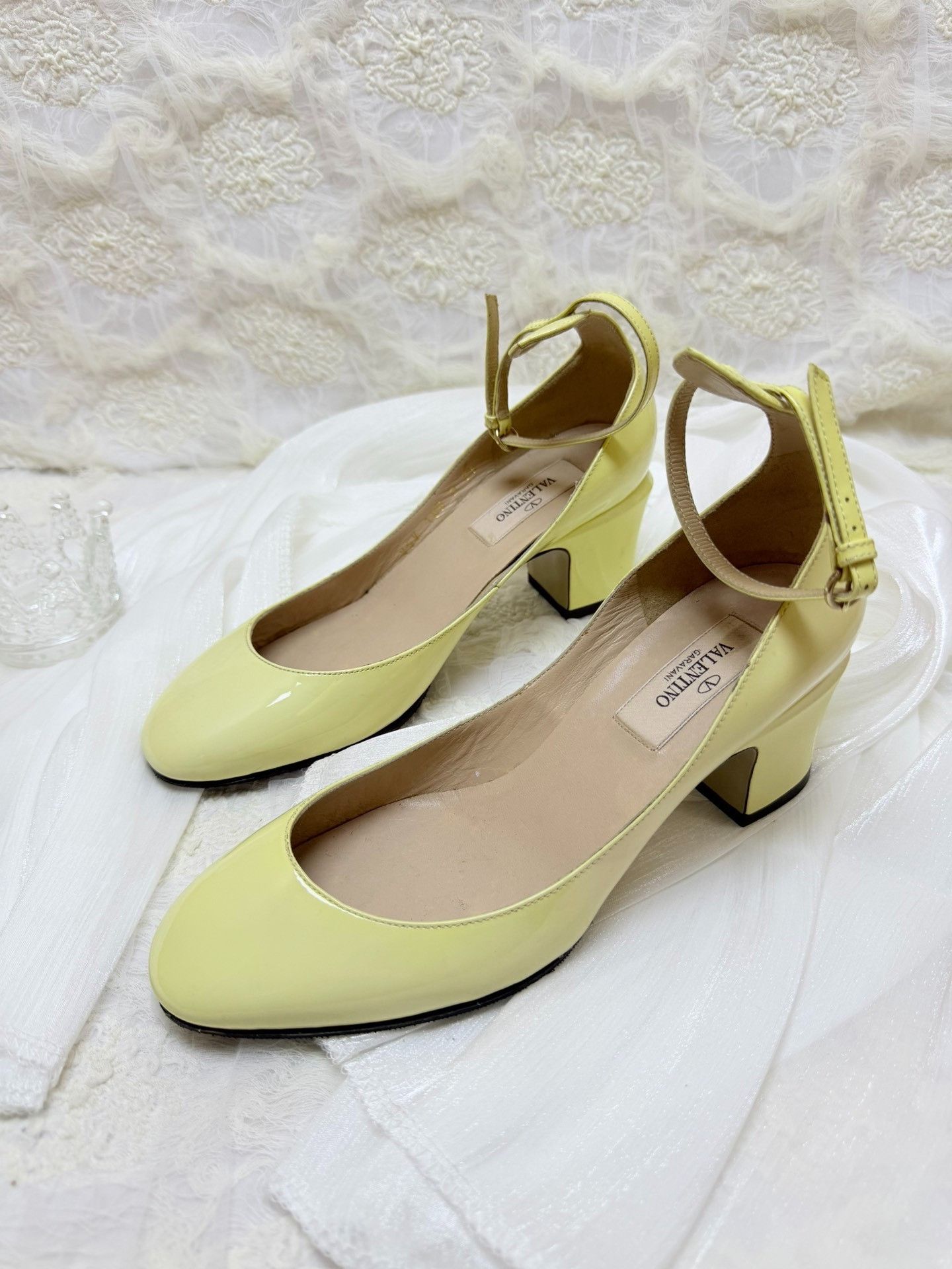 Valentino Valentino Patent Yellow Lowtop Sneakers us_5 Women Size US 5 / IT 35 - 1 Thumbnail