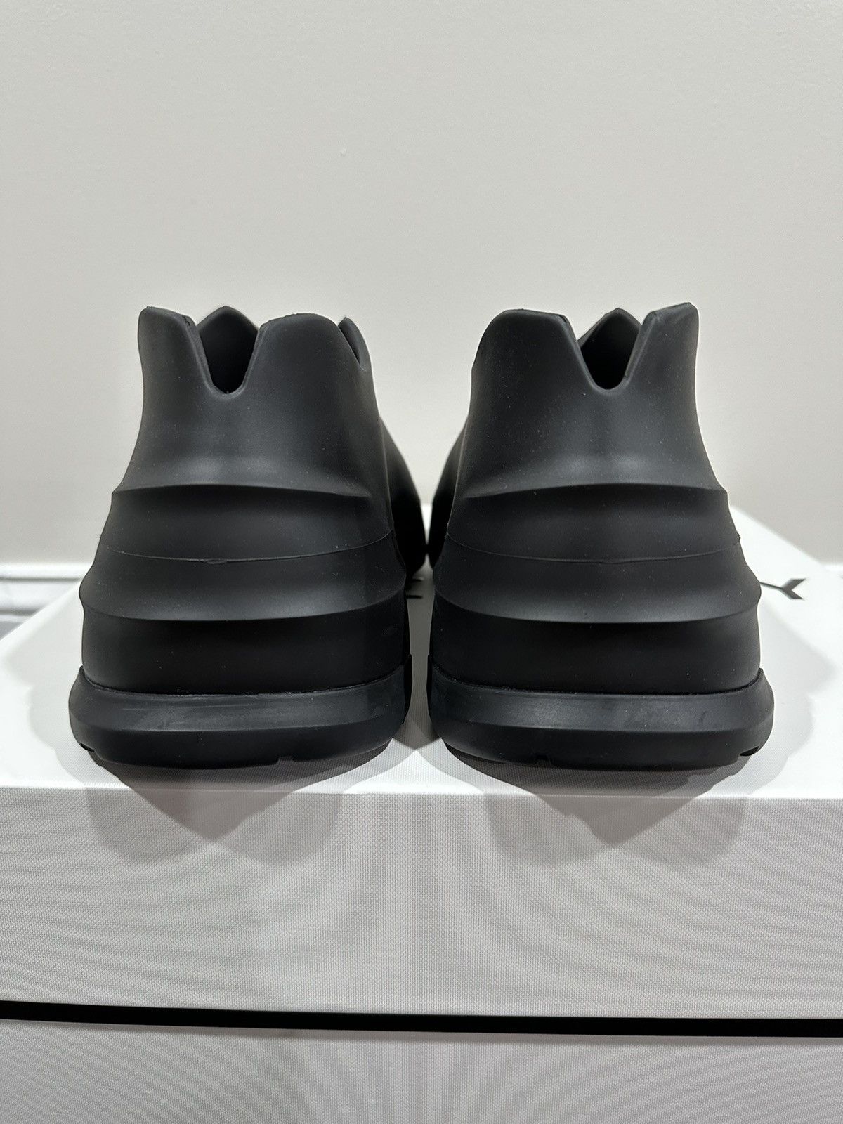 Givenchy Givenchy Monumental Mallow Matte Black OG Low Shoe Size US 9 / EU 42 - 3 Thumbnail
