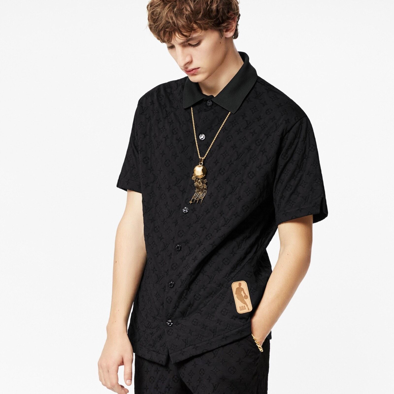 Louis Vuitton Louis Vuitton NBA Monogram Black Logo Buttoned Shirt Short Size US L / EU 52-54 / 3 - 3 Thumbnail