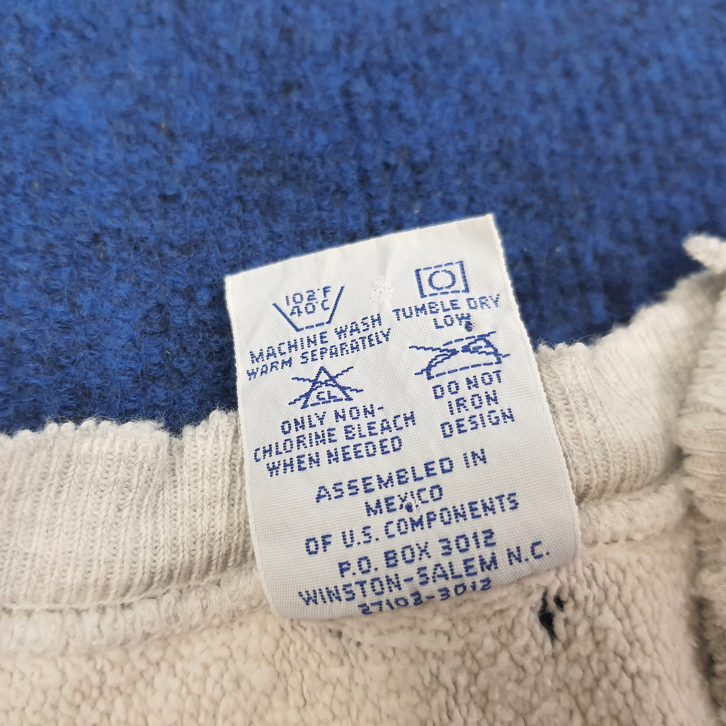 Champion × Vintage Vintage Champion Maryland Football Sports Sweatshirt C215N16 Size US S / EU 44-46 / 1 - 6 Thumbnail