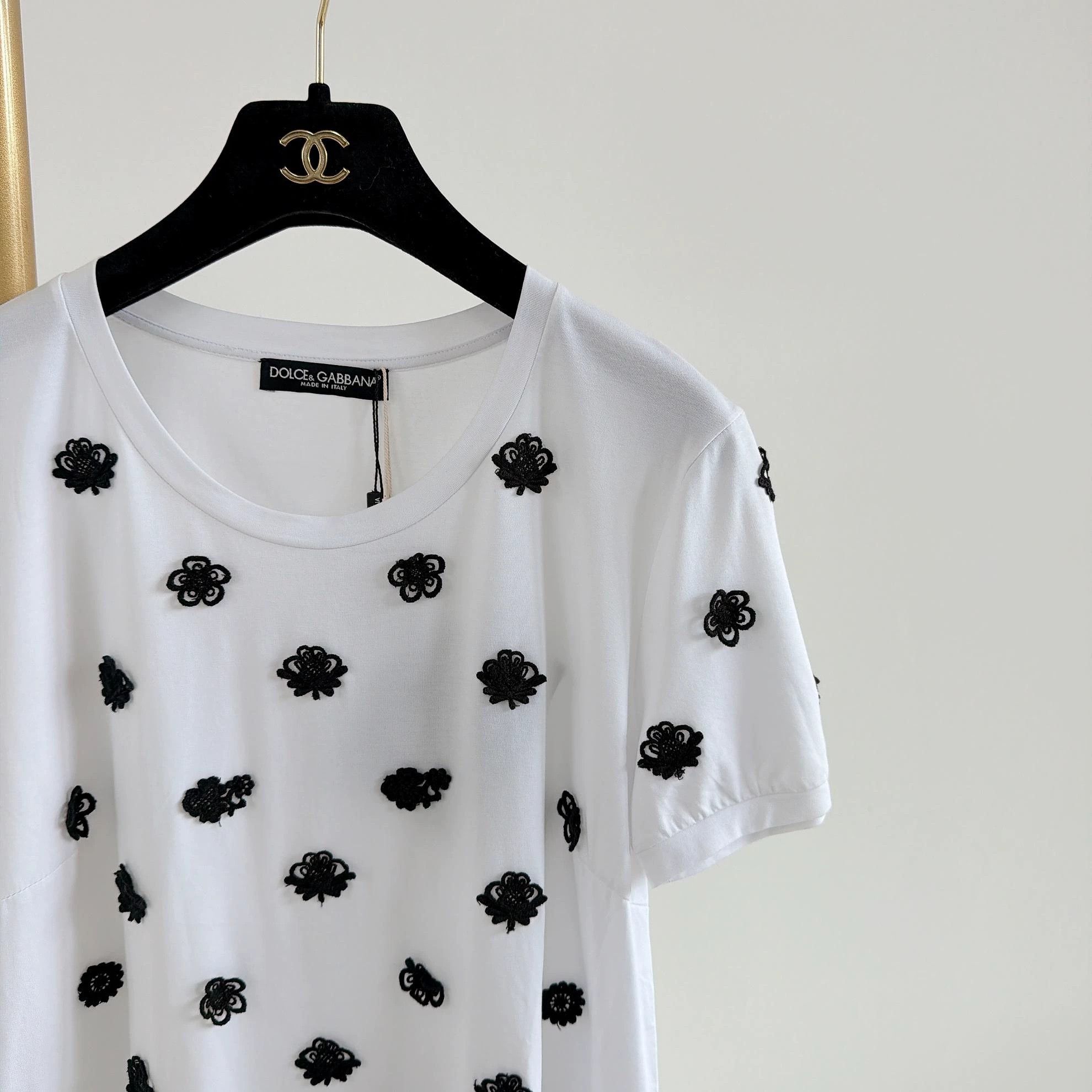 Dolce & Gabbana Dolce&Gabbana White 3D Floral T-Shirt L Size L / US 10 / IT 46 - 3 Thumbnail