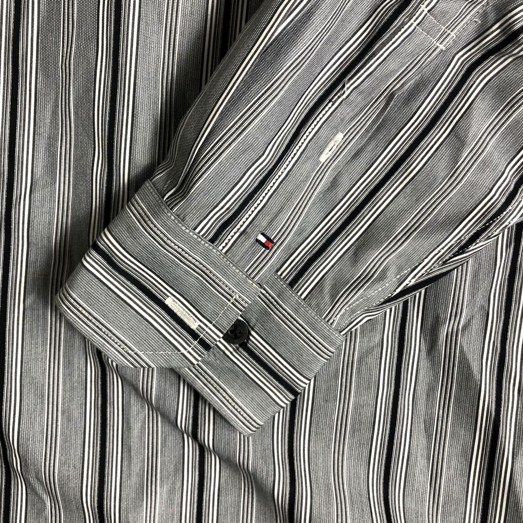 Tommy Hilfiger Tommy Hilfiger Button-Up Shirt Men's L Long Sleeve Gray 80s Two Ply Cotton Button-Down Collar Pockets Regular Family Casual Mens Size US L / EU 52-54 / 3 - 3 Thumbnail