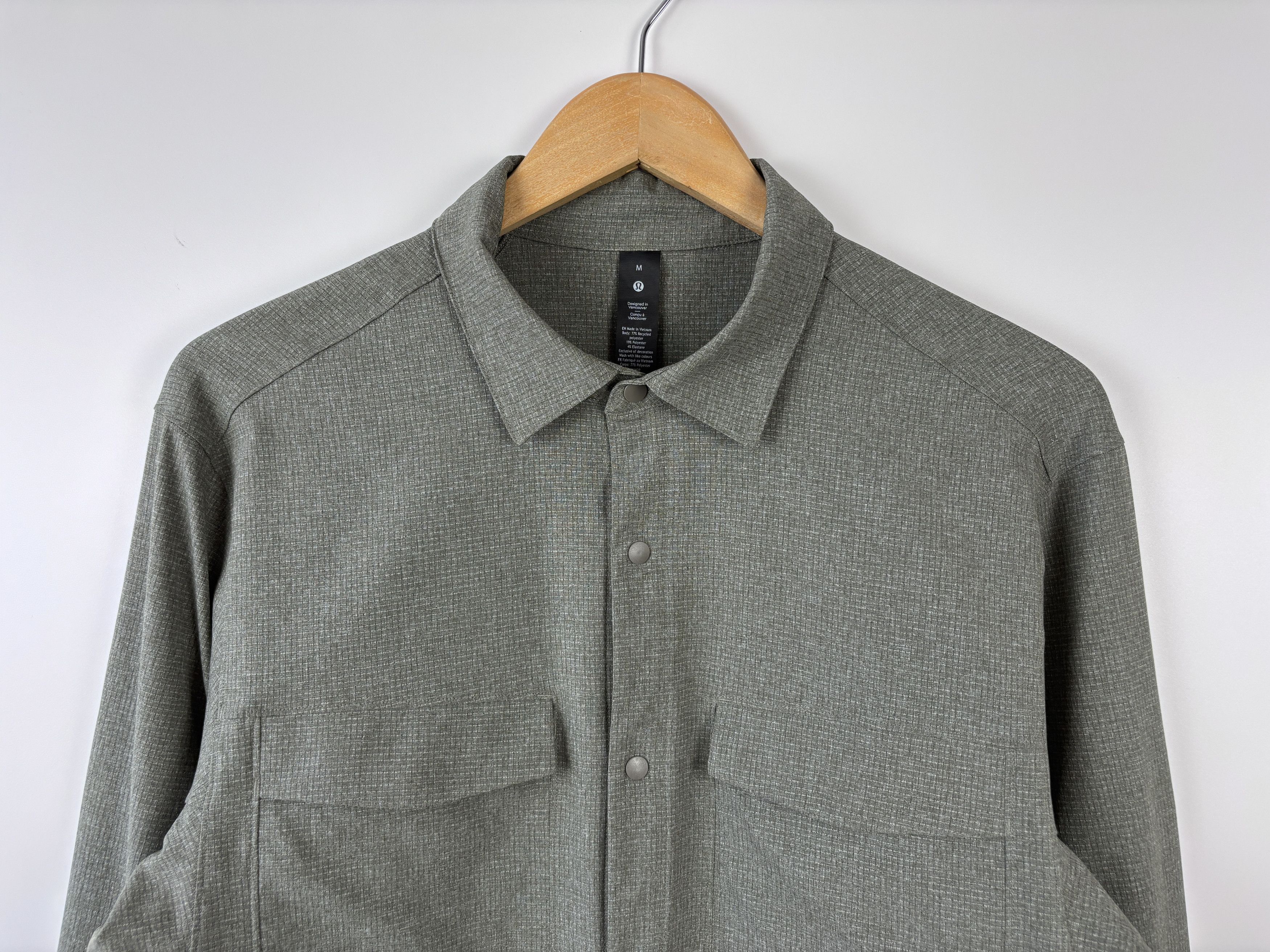 Lululemon Mens Lululemon Longsleeve Pearl Snap Shirt Gray Size M Size US M / EU 48-50 / 2 - 3 Thumbnail