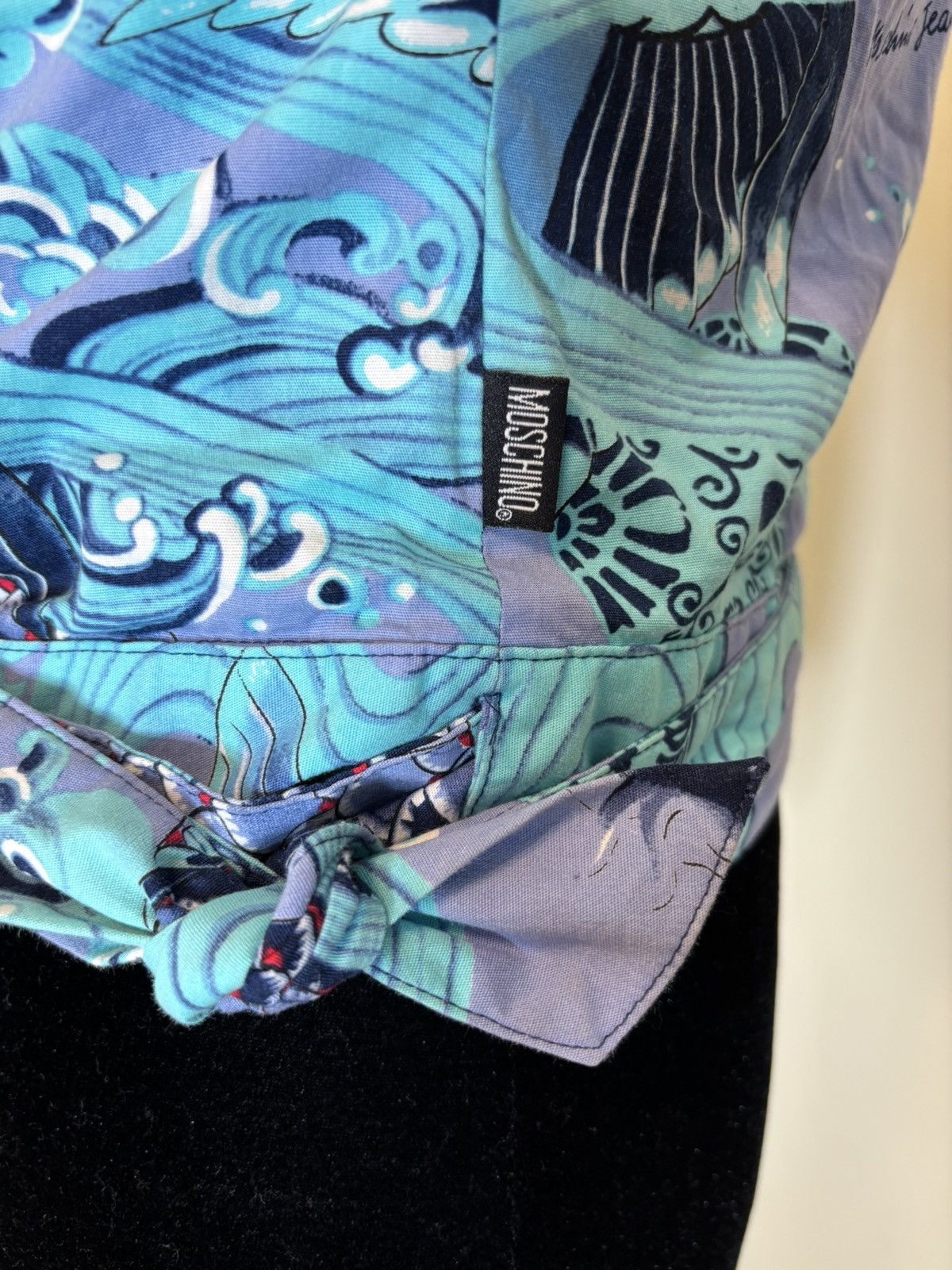 Moschino × Vintage Vintage Moschino Blue Koi Fish Kimono Wrap Top Size S / US 4 / IT 40 - 9 Thumbnail