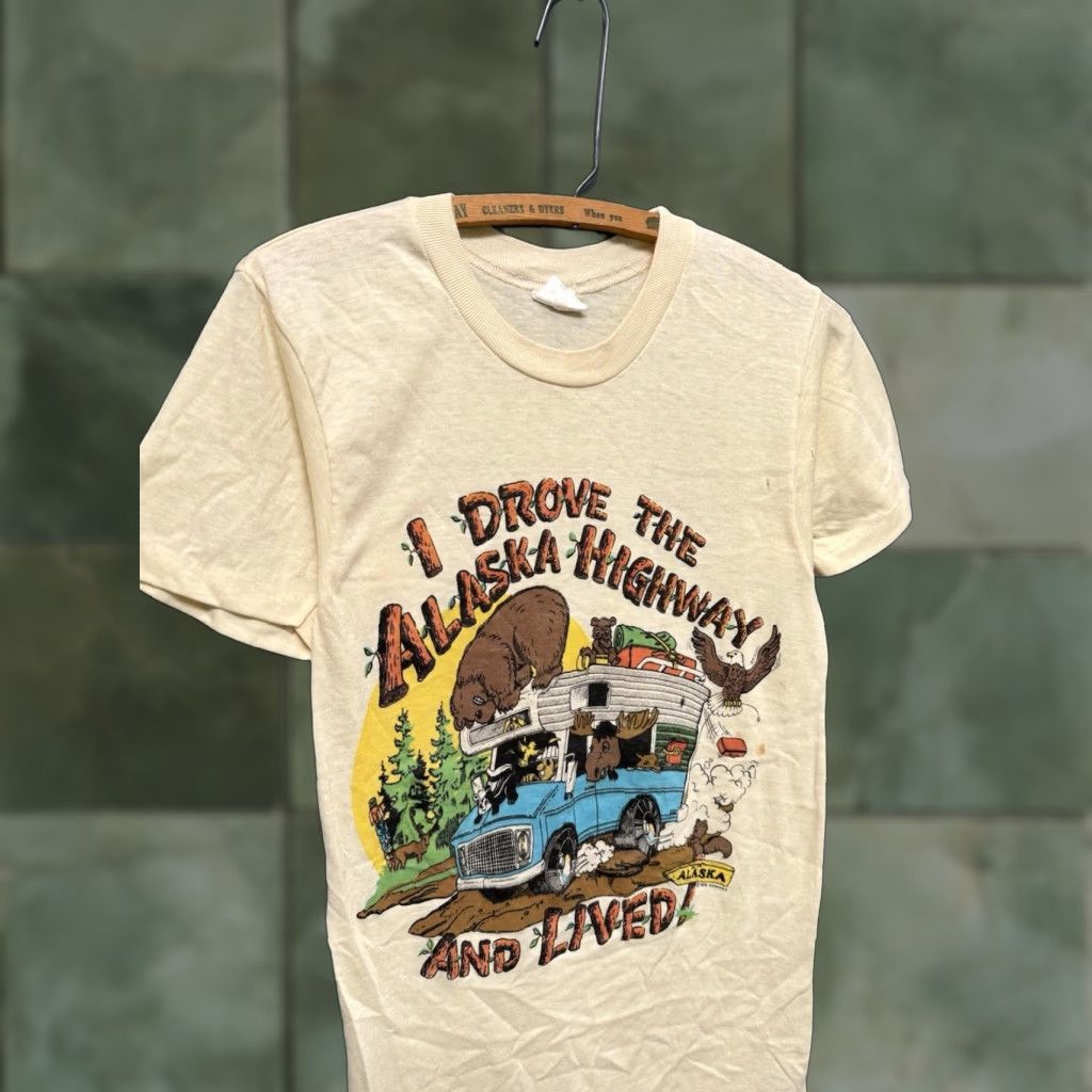 Vintage VINTAGE Alaskan Highway Graphic Cotton Tee Shirt M White 70s Mens T-Shirt 70s Theme Size US M / EU 48-50 / 2 - 1 Thumbnail