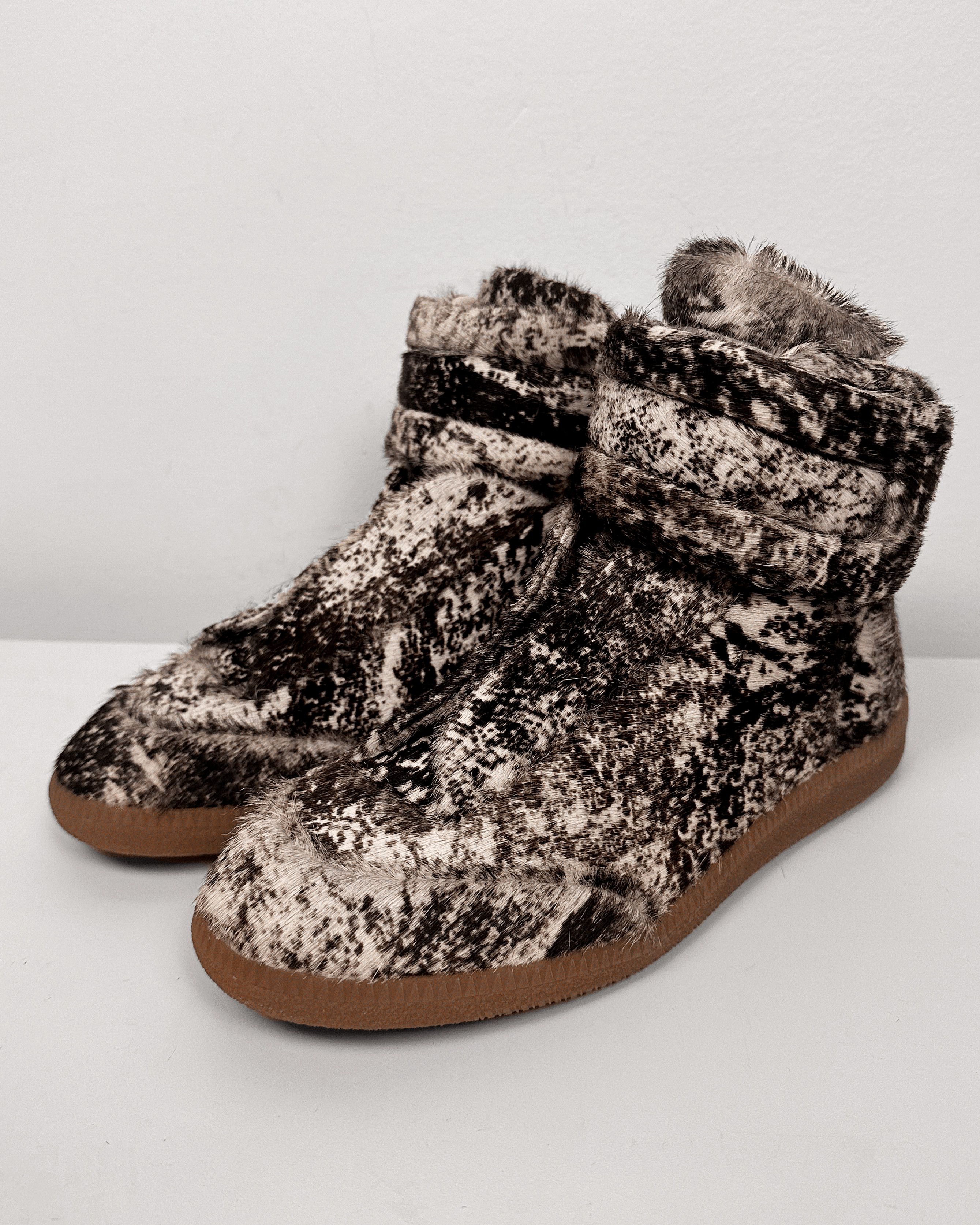 Maison Margiela Maison Margiela Snake Texture Ponyhair Future High Sneakers Size US 7 / EU 40 - 6 Thumbnail