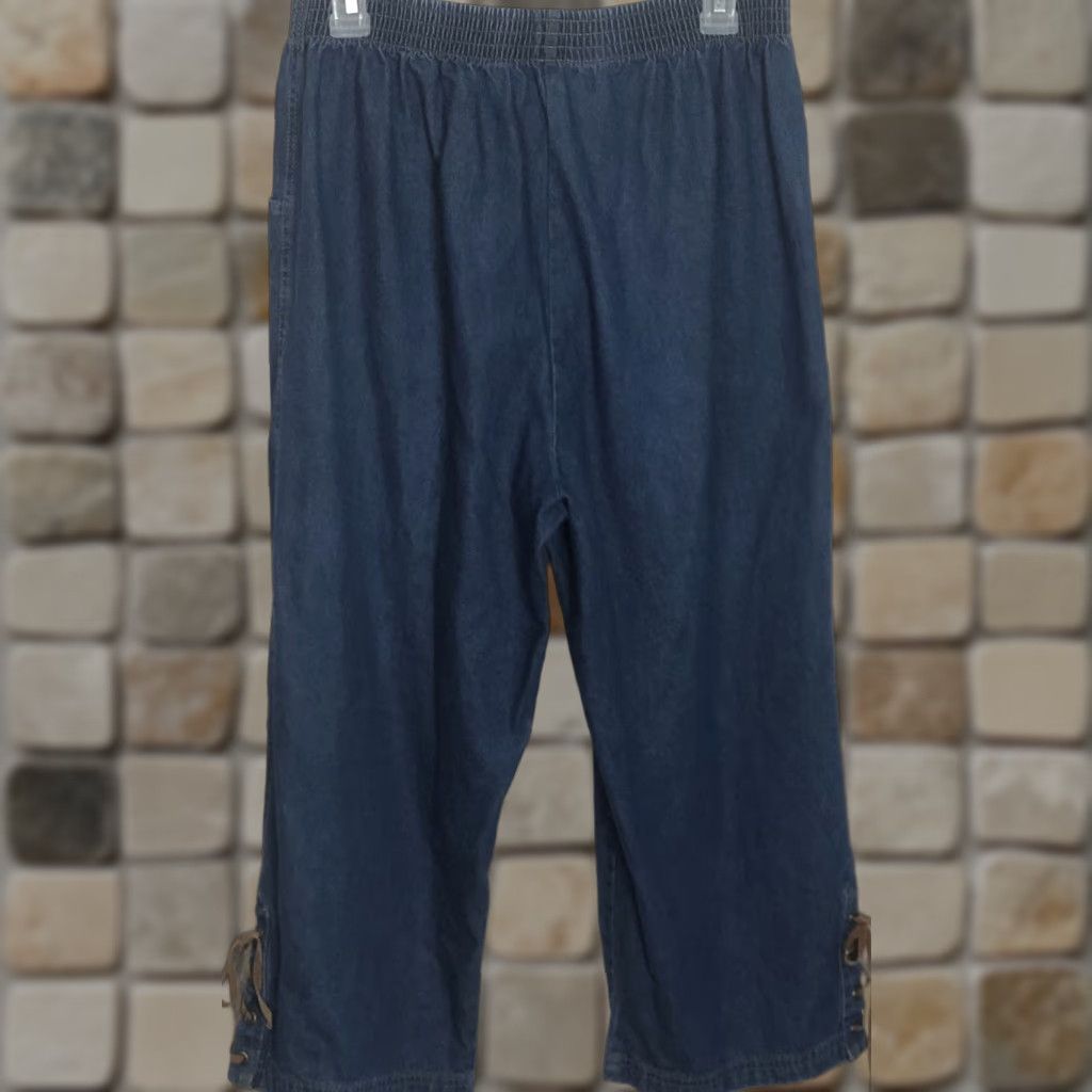 Haband Haband Cropped Capri Pants 14 Blue Denim 29"W Western Capri Pants Women Adult Regular 29 Inseam 21" Flat Front Pockets Casual Capris Size 36" / US 14 / IT 50 - 1 Thumbnail