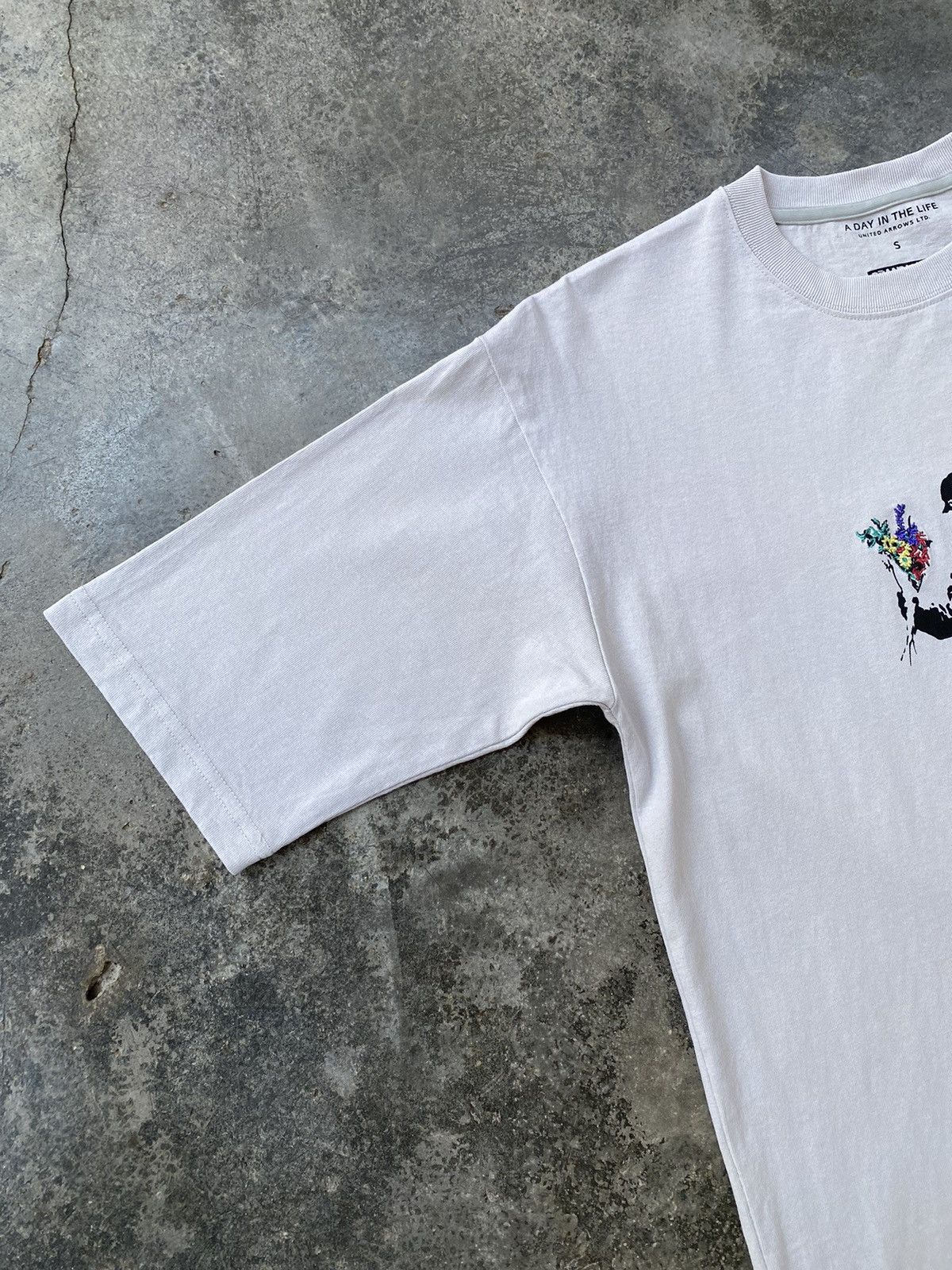 United Arrows Vintage Flower Bomber Art By Banksy x United Arrows Tees Size US S / EU 44-46 / 1 - 4 Thumbnail