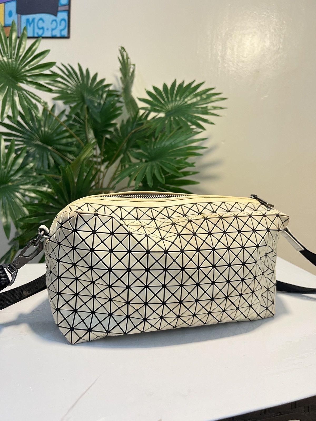 Issey Miyake Bao Bao Issey Miyake Geometric Saddle Bag Desinger Handbag Size ONE SIZE - 2 Thumbnail