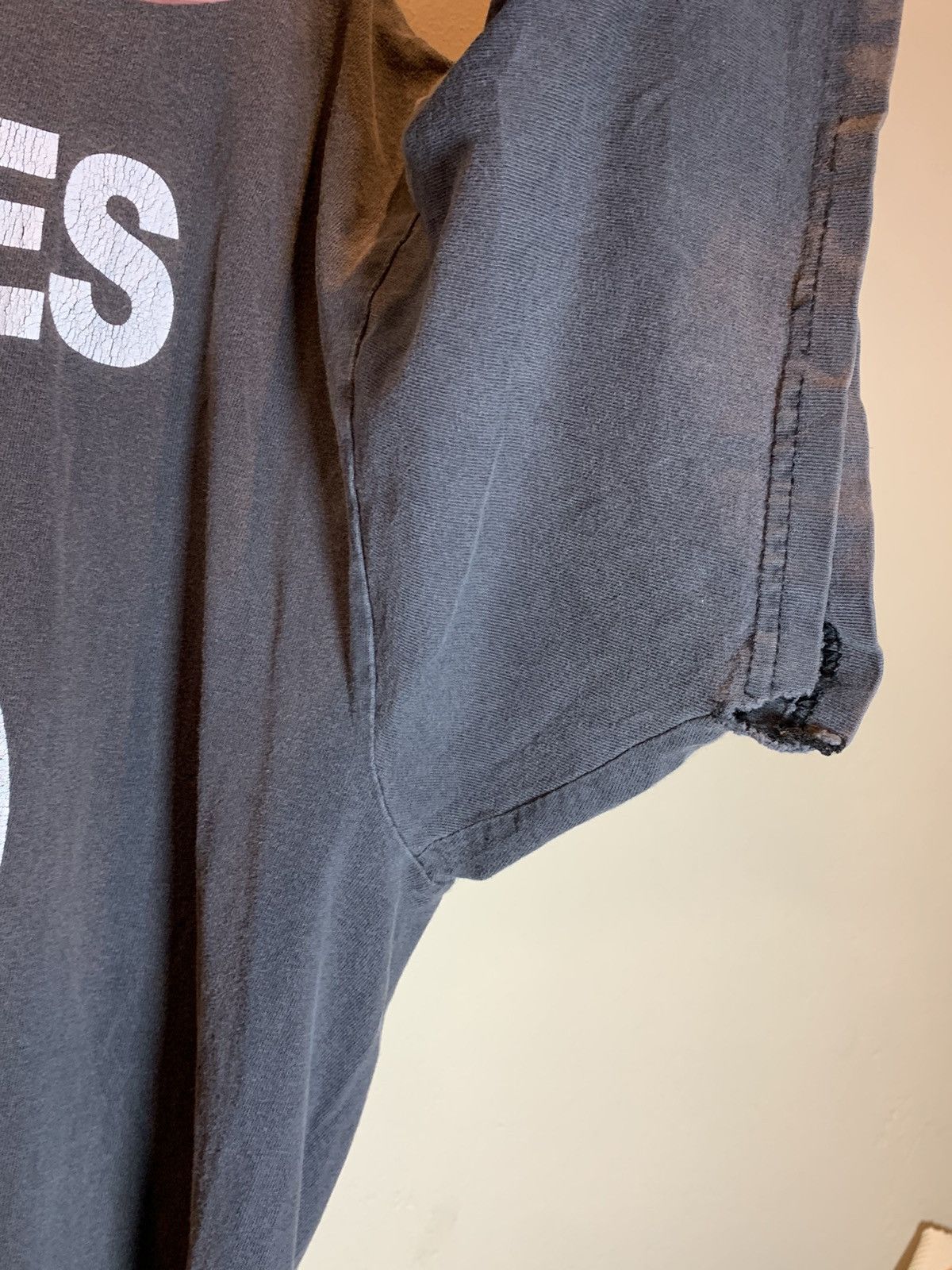 Band Tees × Vintage *RARE* Vintage 90s Ramones Faded Distressed Band T-Shirt XL Size US XL / EU 56 / 4 - 7 Thumbnail