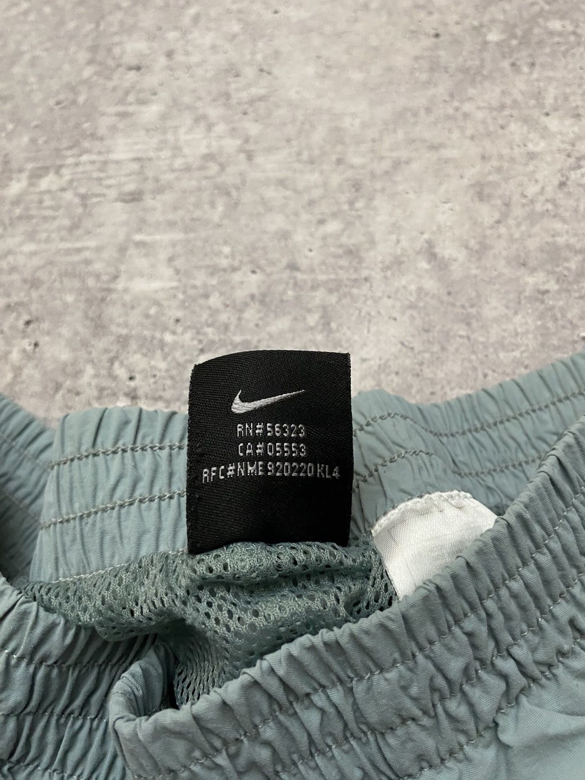 Nike × Vintage NIKE VINTAGE NYLON SWEATPANTS Size US 31 - 6 Thumbnail