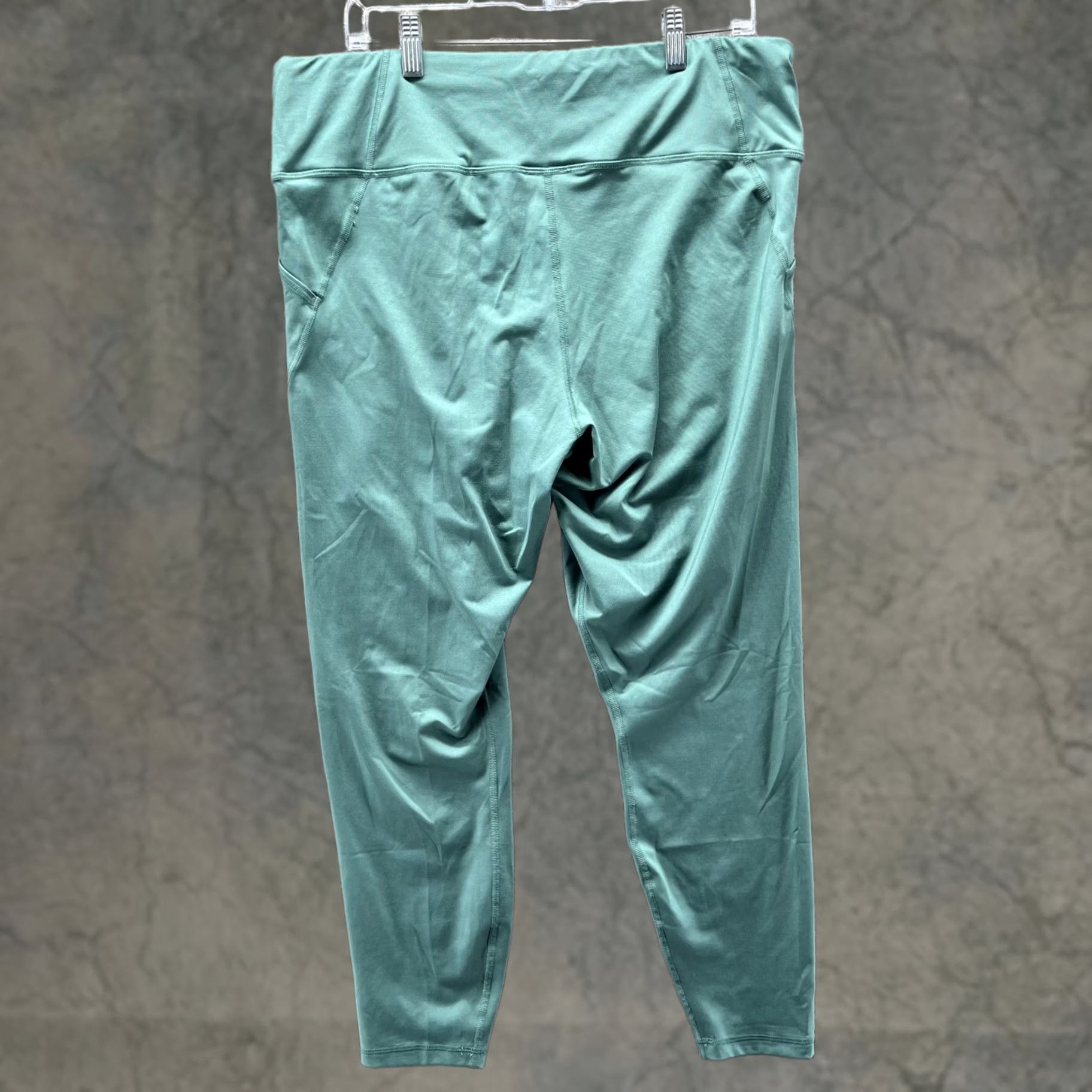 Puma Puma Leggings Womens 2X Green Plus Size Ankle Pockets Stretch Athletic Yoga Size 40" / US 18 - 1 Thumbnail