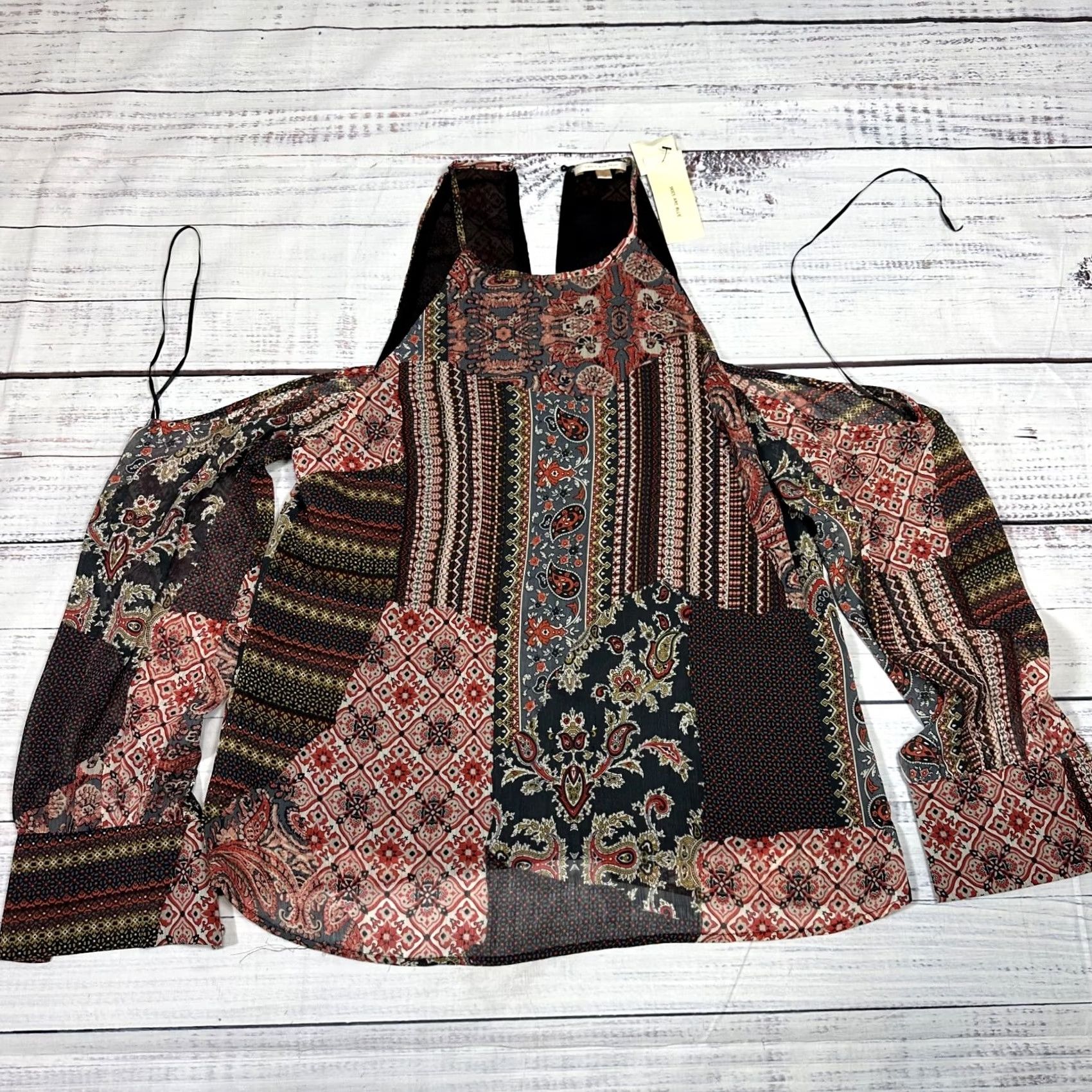 Vintage Skies are blue Blouse Women Long Sleeve Cold Shoulder Paisley Red M Flawed Size M / US 6-8 / IT 42-44 - 2 Thumbnail