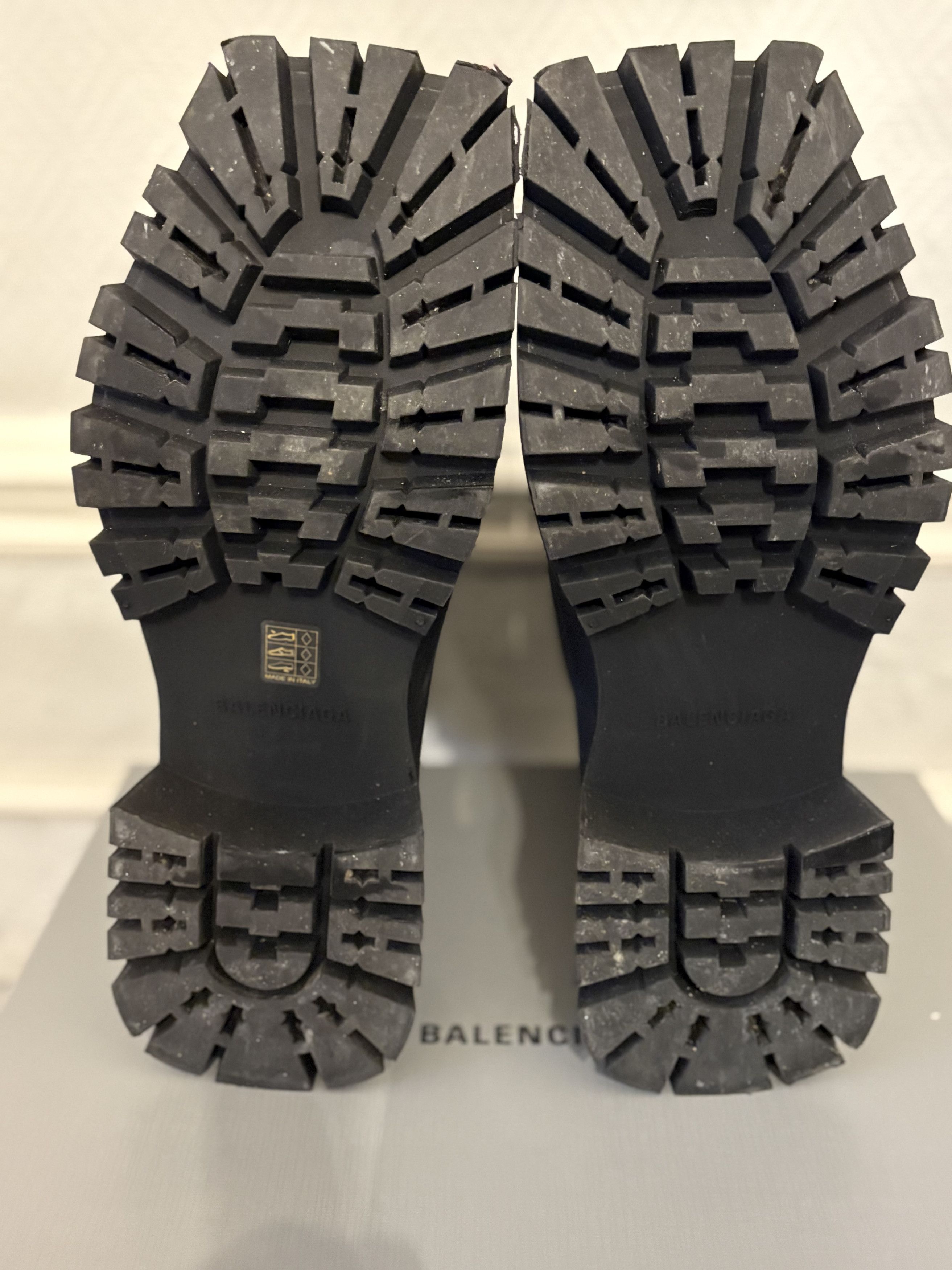 Balenciaga (dont just buy send offers) Balenciaga Trooper rubber boot Size US 11 / EU 44 - 8 Thumbnail