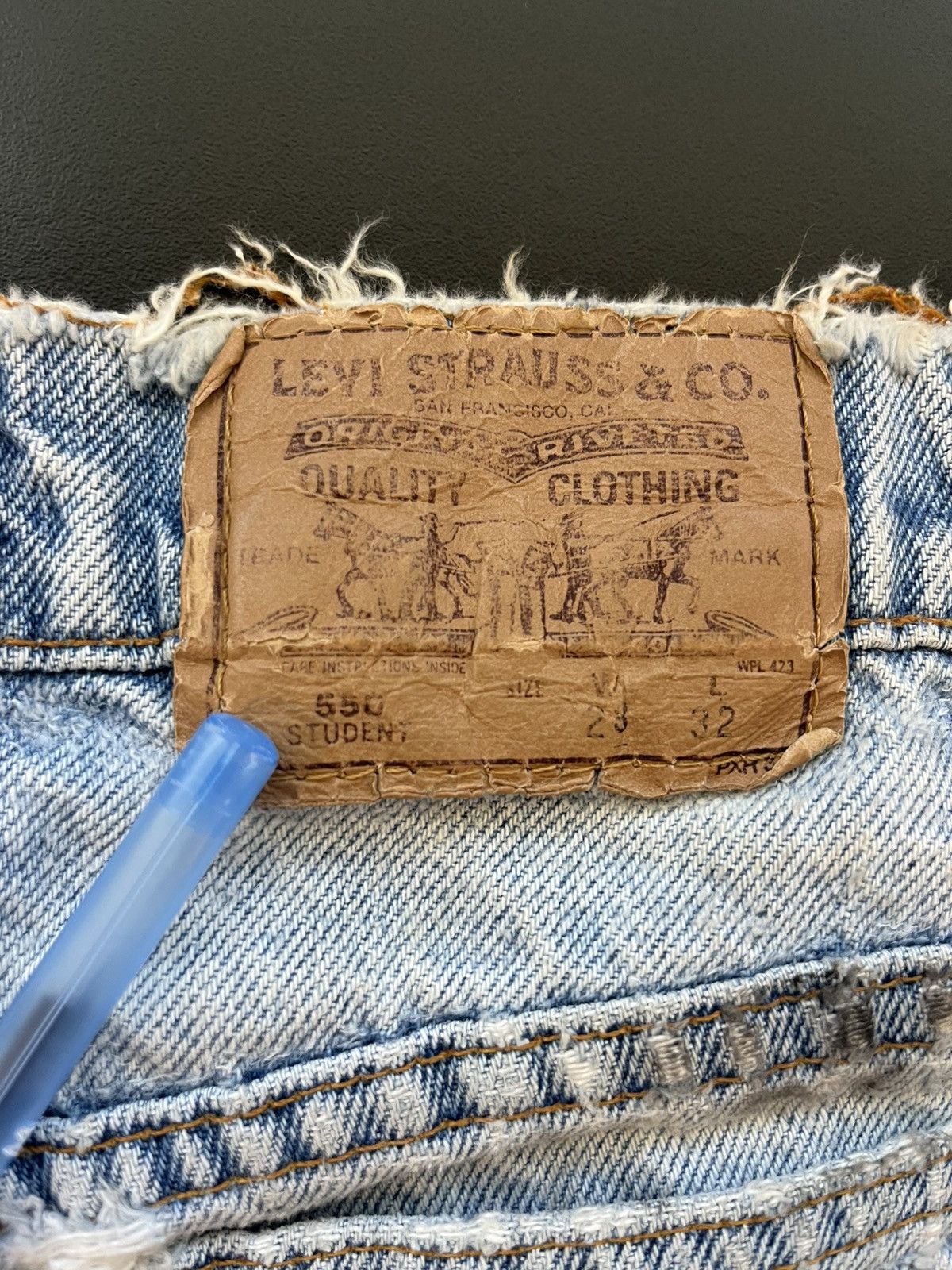 Levi's × Vintage 90s Levi’s 550 made in USA parched jeans Size US 26 / EU 42 - 3 Thumbnail