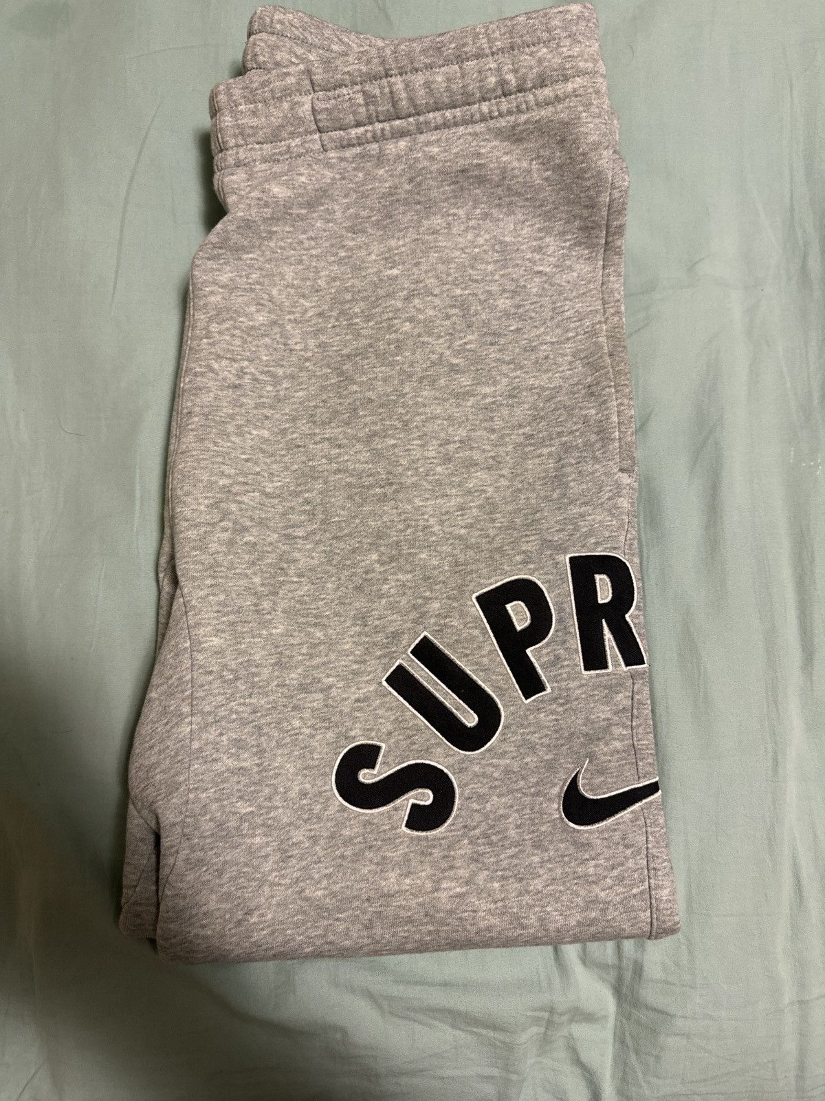 Nike supreme sweatpants hotsell
