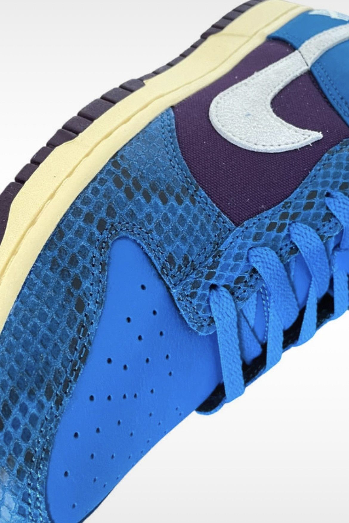 Nike × Undefeated Nike Dunk Low Undefeated 5 On It Dunk vs. AF1 10.5 Size US 10.5 / EU 43-44 - 11 Thumbnail