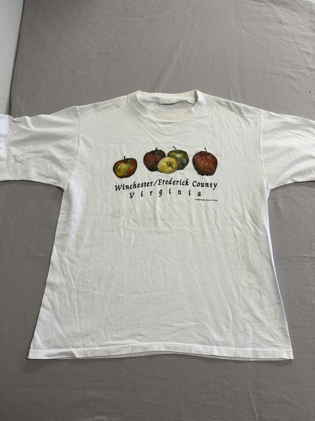 Designer VTG Apple Art T-shirt Winchester Frederick County Virginia Size US M / EU 48-50 / 2 - 1 Thumbnail