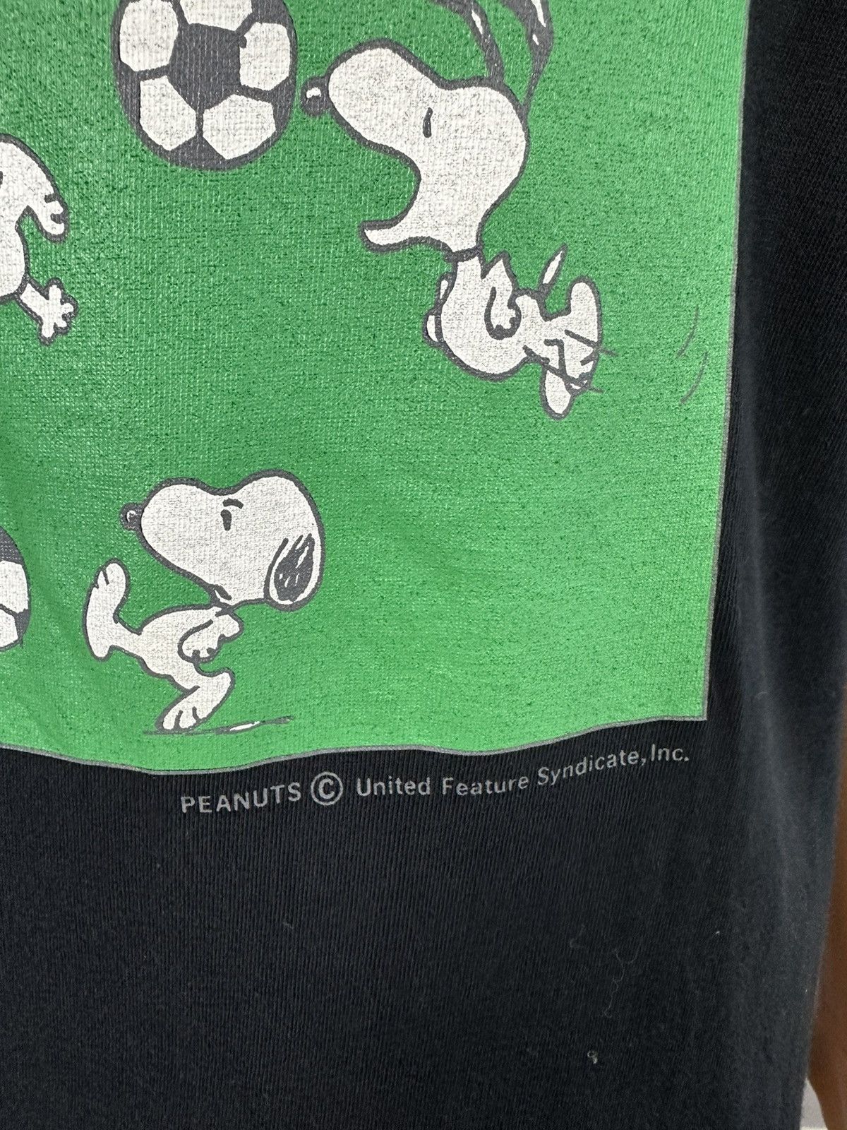 Peanuts × Vintage Vintage Snoopy We Are The Champion Tshirt A583 Size US M / EU 48-50 / 2 - 4 Thumbnail