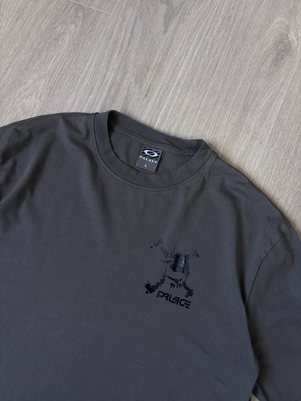 Oakley × Palace Oakley X Palace t shirt men’s very rare Size US L / EU 52-54 / 3 - 3 Thumbnail