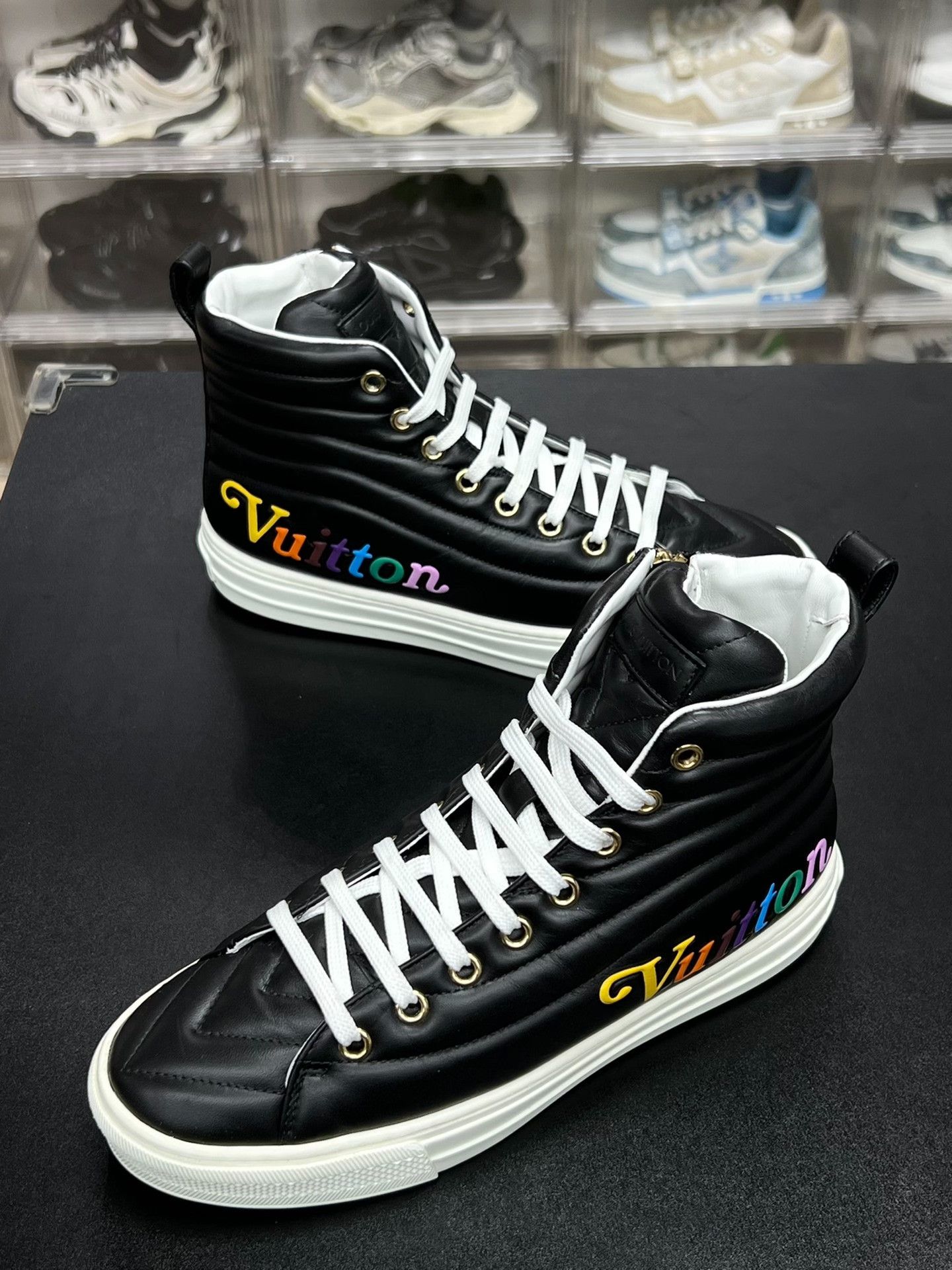 Louis Vuitton Louis Vuitton Leather Black Hitop Sneakers us_5 Women Size US 5 / IT 35 - 1 Thumbnail