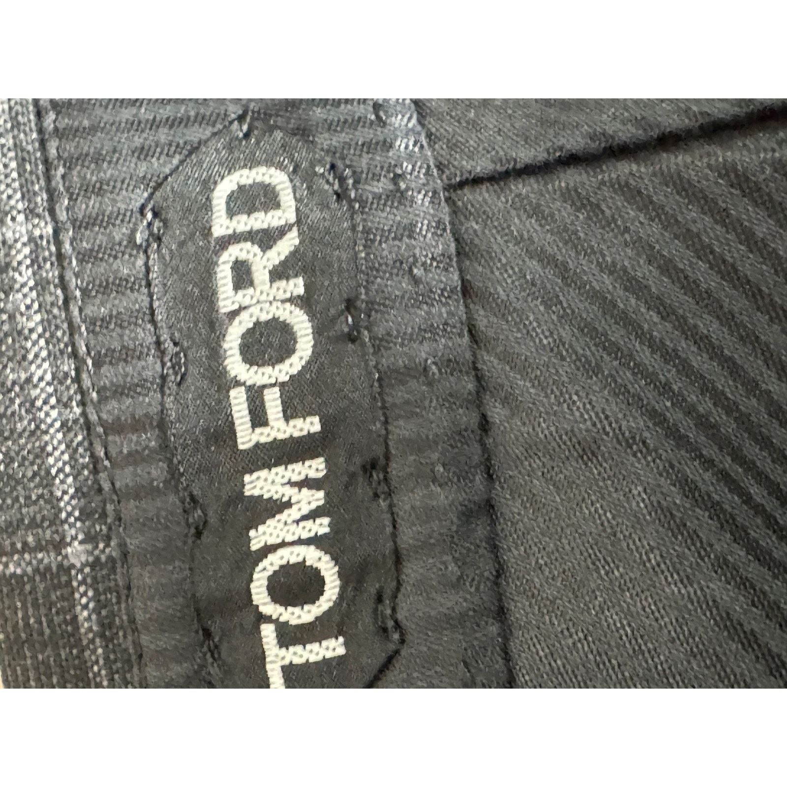 Tom Ford Tom Ford 2pc Charcoal Prince of Wales Peak Suit 36S 31x32 Size 36S - 11 Thumbnail