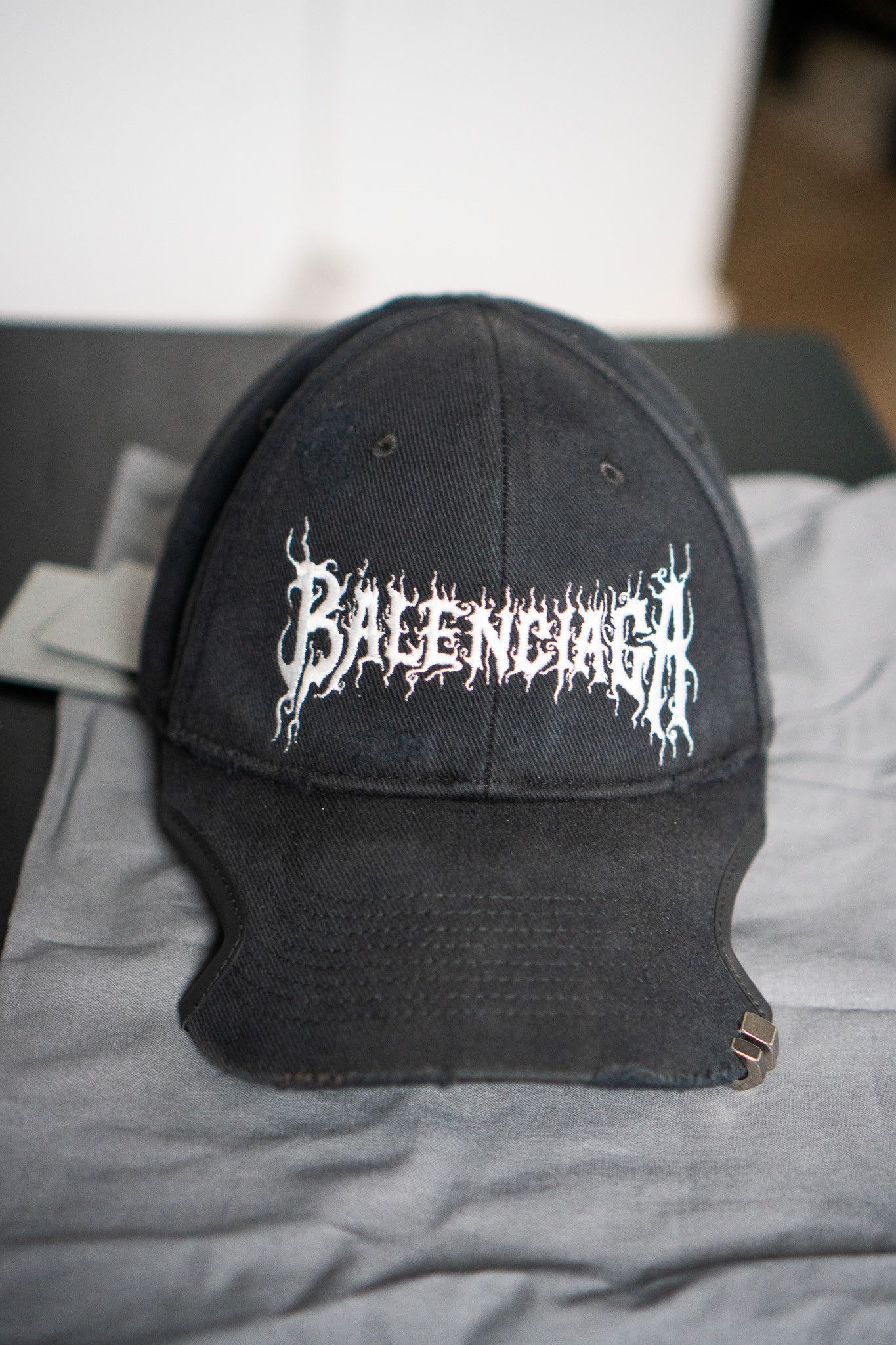 Balenciaga DIY Metal Outline Cap