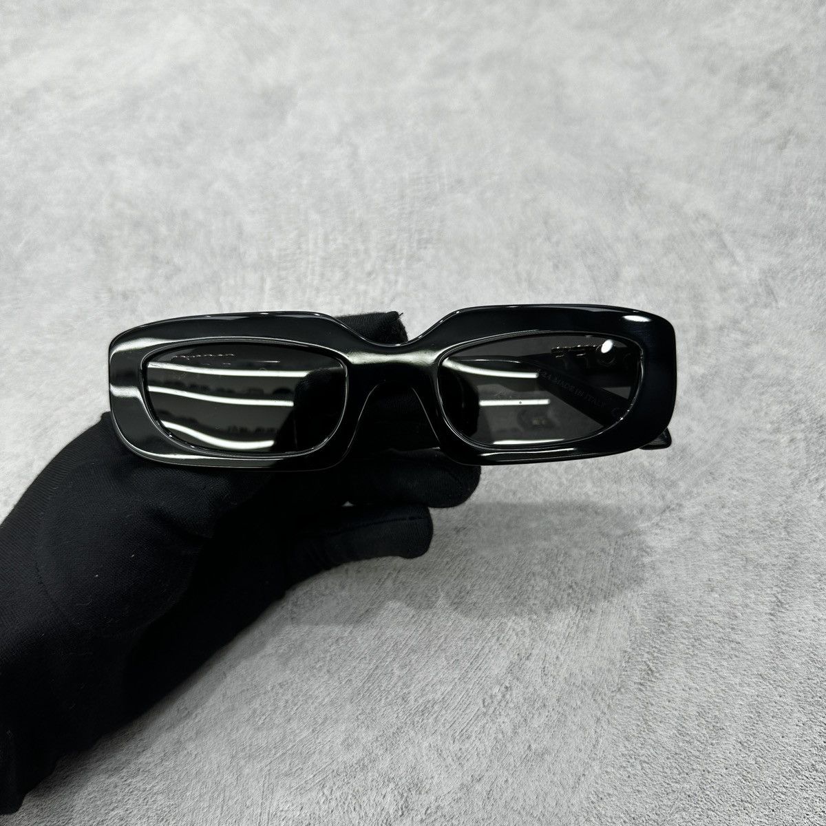 OFF WHITE RENTON SUNGLASSES