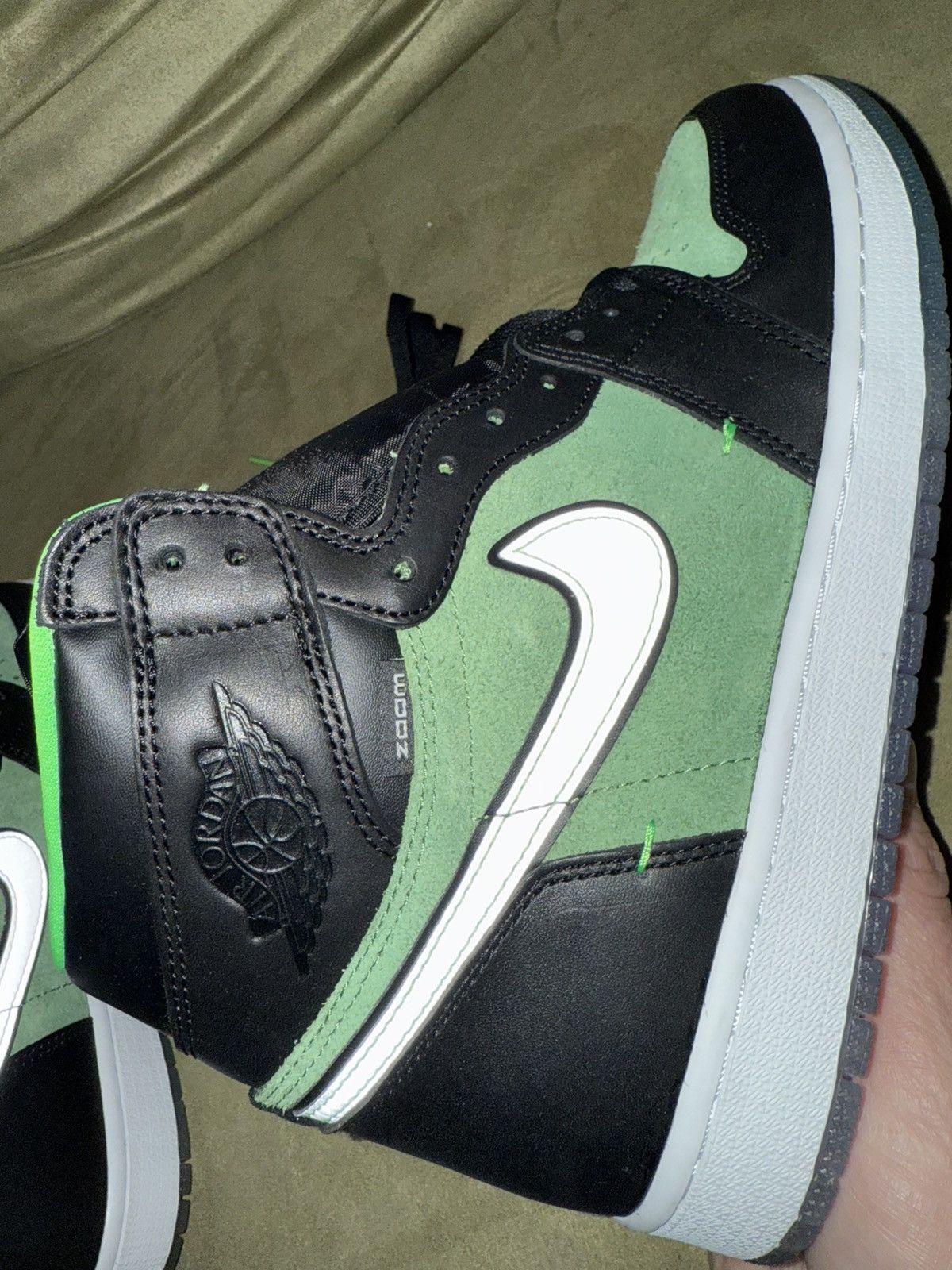 Jordan Brand Nike Air Jordan 1 hi “Zen Green” DS NEW! xtra laces! size 10 Size US 10 / EU 43 - 9 Thumbnail