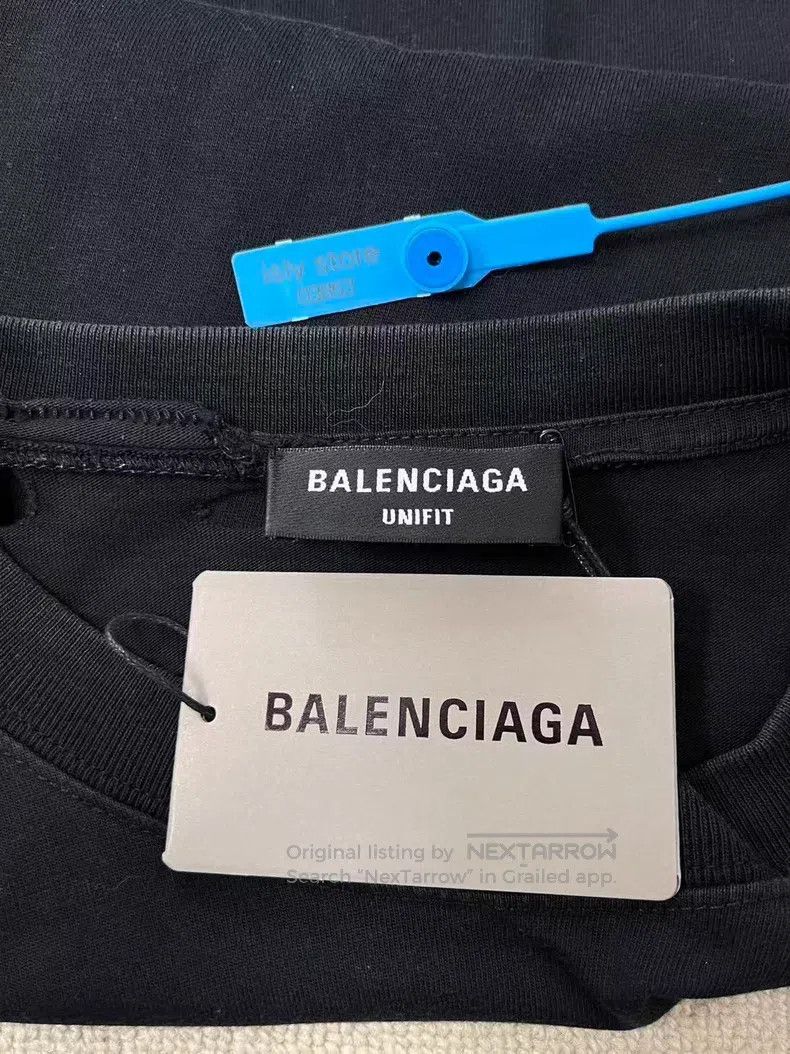 Balenciaga Balenciaga Letter Printed Pattern Ripped Round Neck Short Size US S / EU 44-46 / 1 - 5 Thumbnail