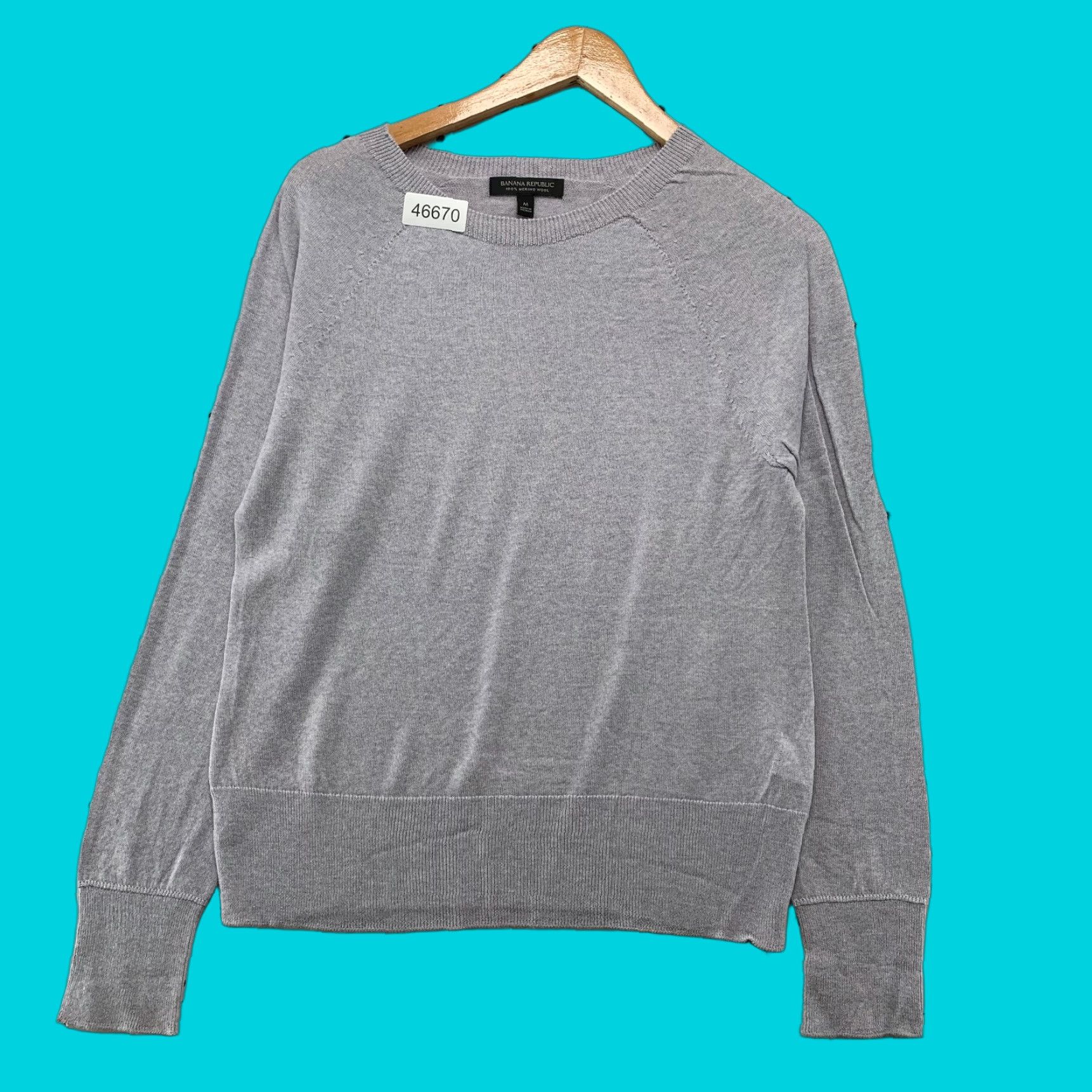 Banana Republic VINTAGE Banana Republic 100% Merino Wool Sweater Women M Gray Soft Cozy School Work Size M / US 6-8 / IT 42-44 - 1 Thumbnail
