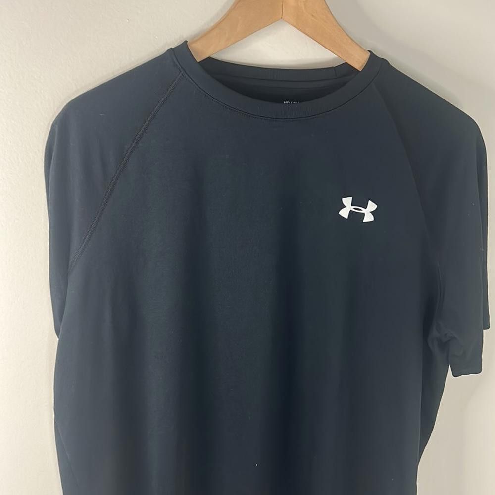 Under Armour UnderArmour -SS RN T-Med Loose fit -Heatgear -100% poly blk Size US M / EU 48-50 / 2 - 3 Thumbnail