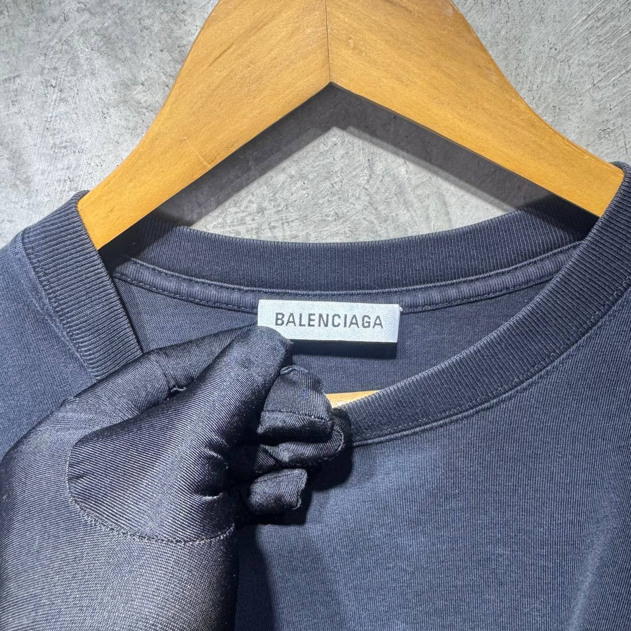 Balenciaga Balenciaga spell out logo tee Size US M / EU 48-50 / 2 - 5 Thumbnail