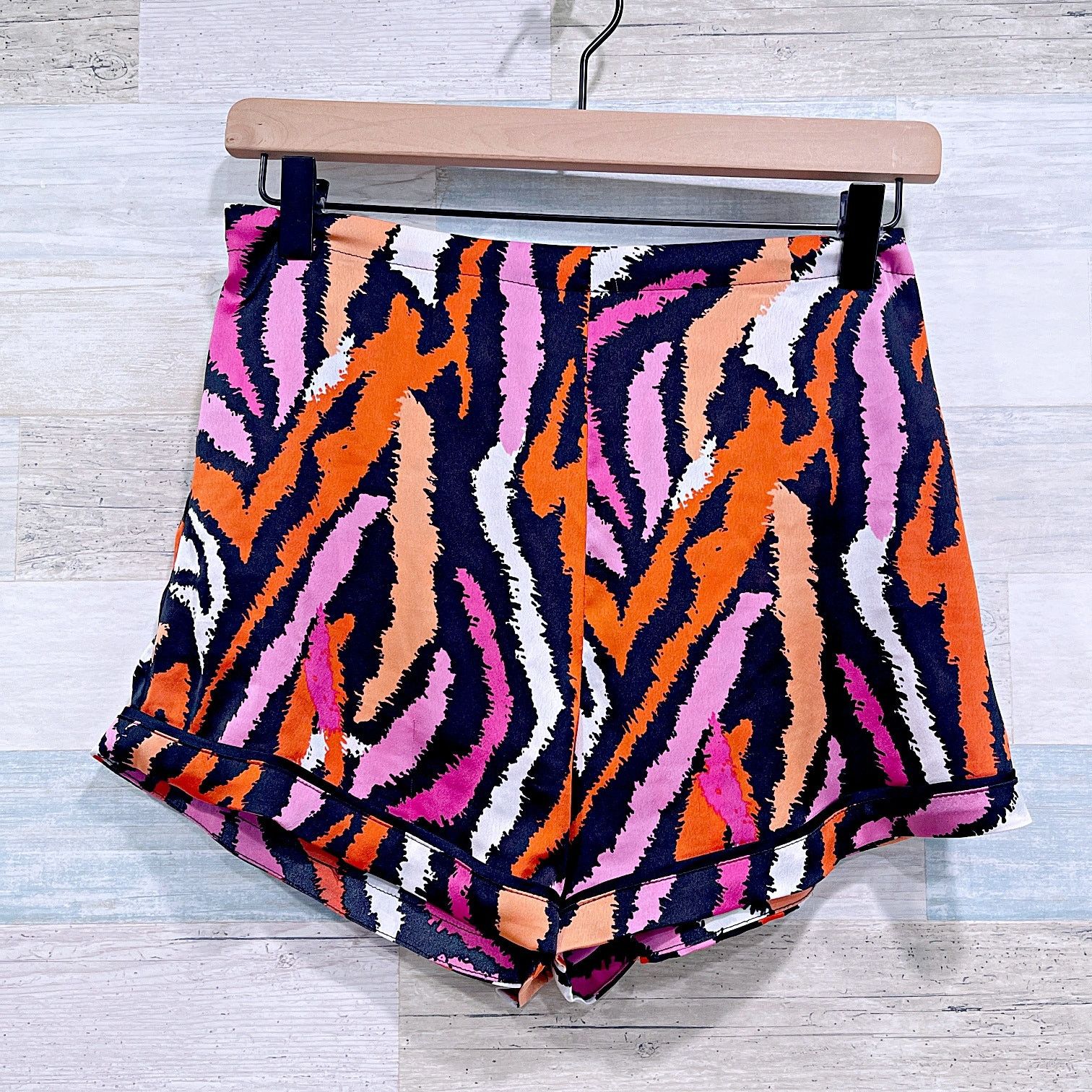 Diane von Furstenberg × Target Basics Diane Von Furstenburg x Target Zebra Short Pajama Set XXS Size ONE SIZE - 6 Thumbnail