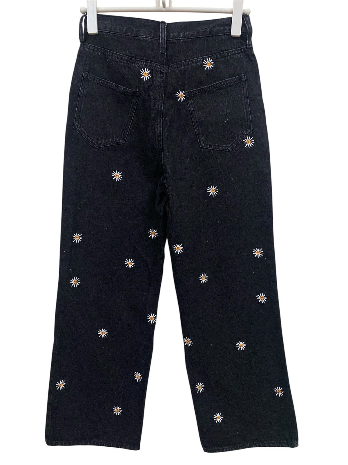 Japanese Brand WEGO JAPANESE STREEWEAR FLORAL EMBROIDERED JEANS. Size 27" / US 4 / IT 40 - 2 Thumbnail