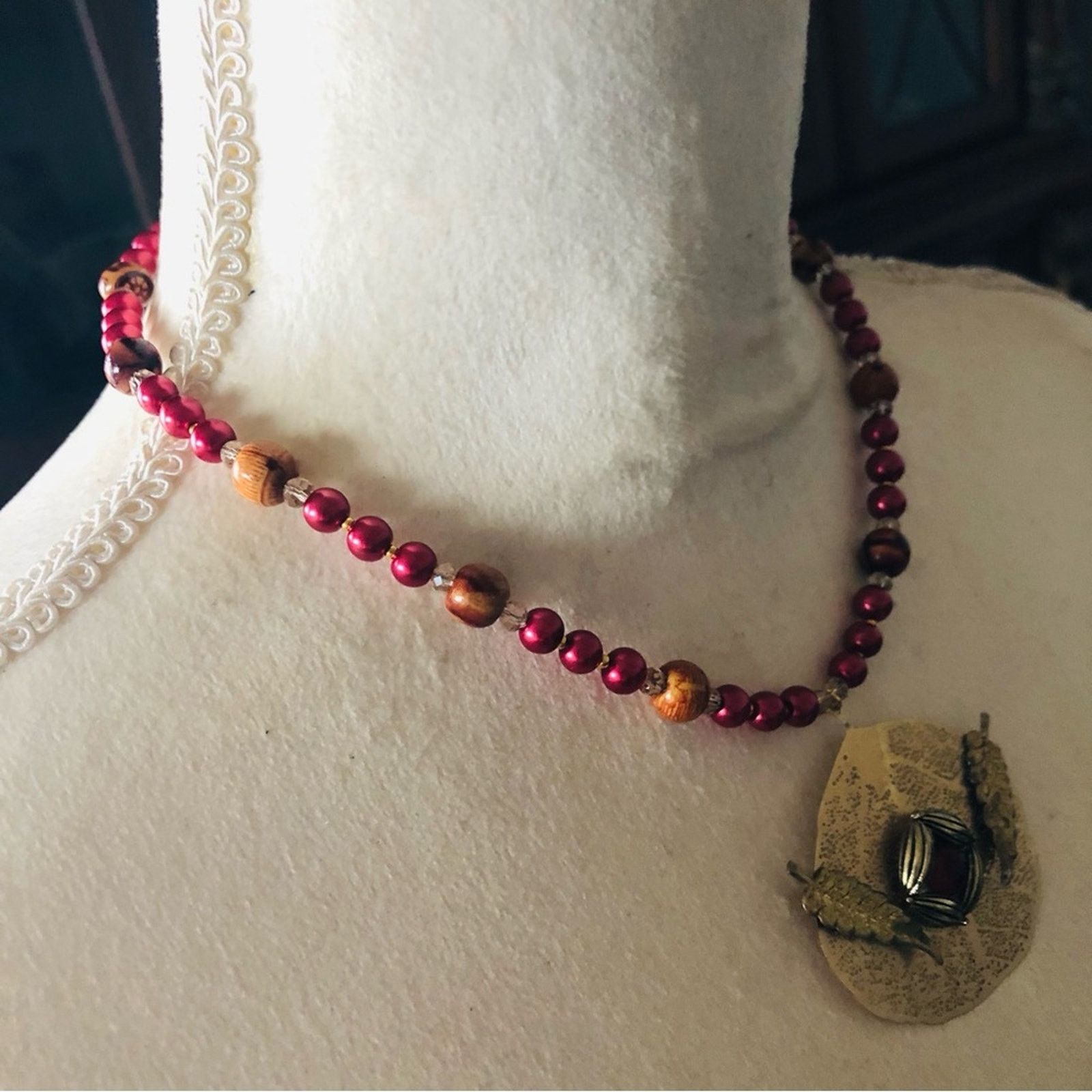 Handmade Handcrafted repurpose gold leaf gem Pearl necklace Size ONE SIZE - 3 Thumbnail