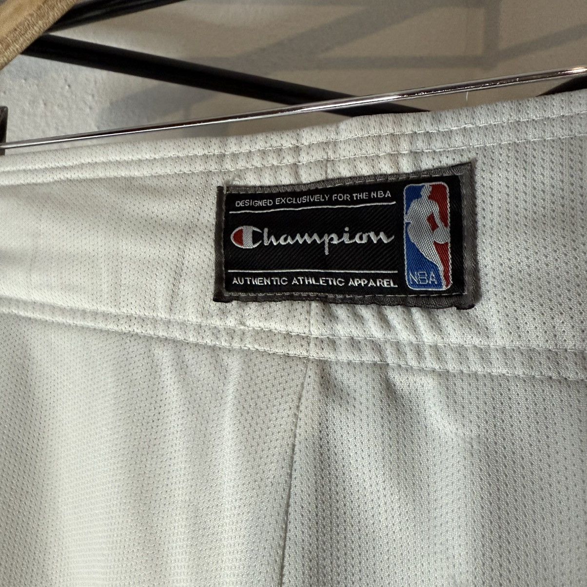 Champion Vintage NBA Celtics Champion Shorts Size US 36 / EU 52 - 5 Thumbnail