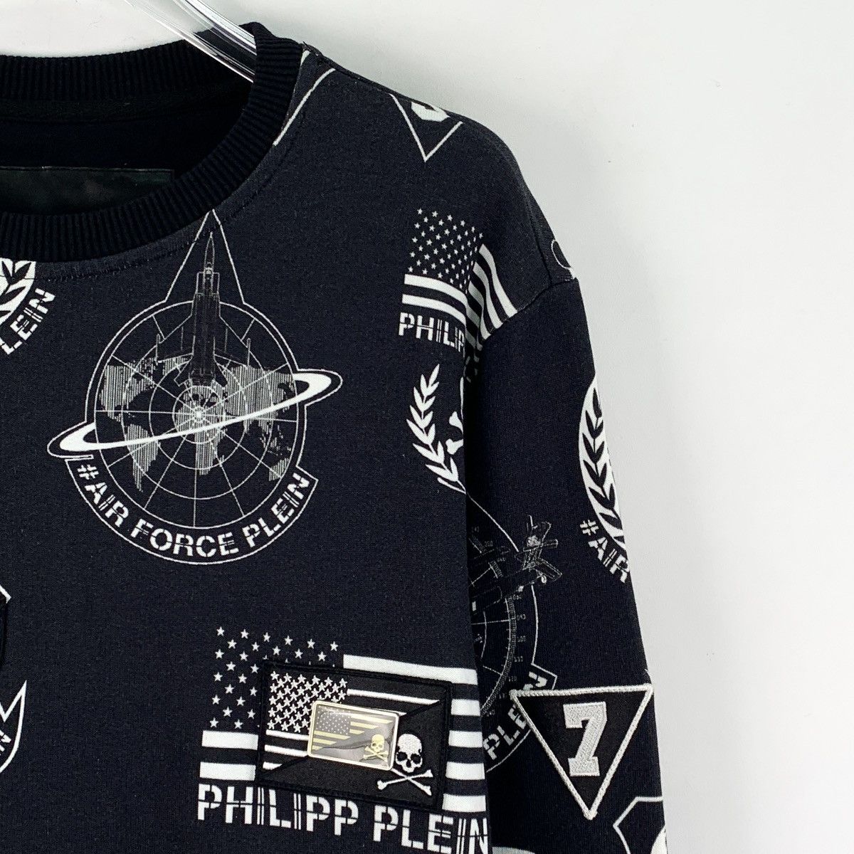 Philipp Plein Philipp Plein Badge Printed Long Sleeve Sweatshirt K26WX Size US L / EU 52-54 / 3 - 3 Thumbnail