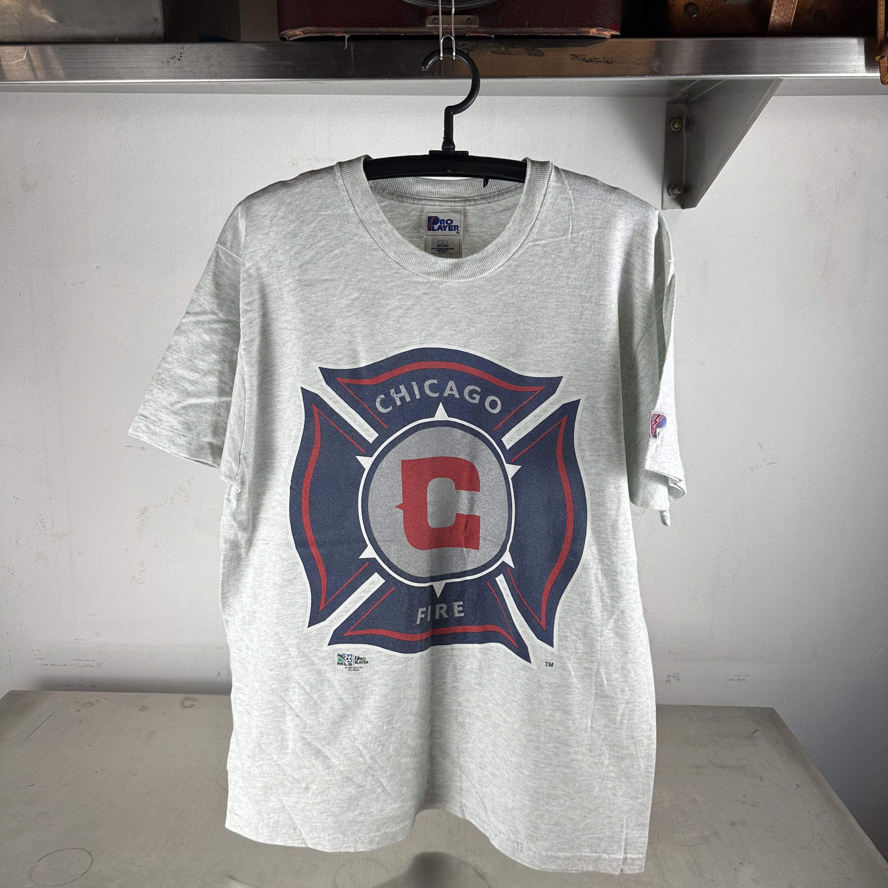 Vintage ​Vintage 1997 Chicago Fire MLS Soccer Graphic T-Shirt Size US L / EU 52-54 / 3 - 1 Thumbnail