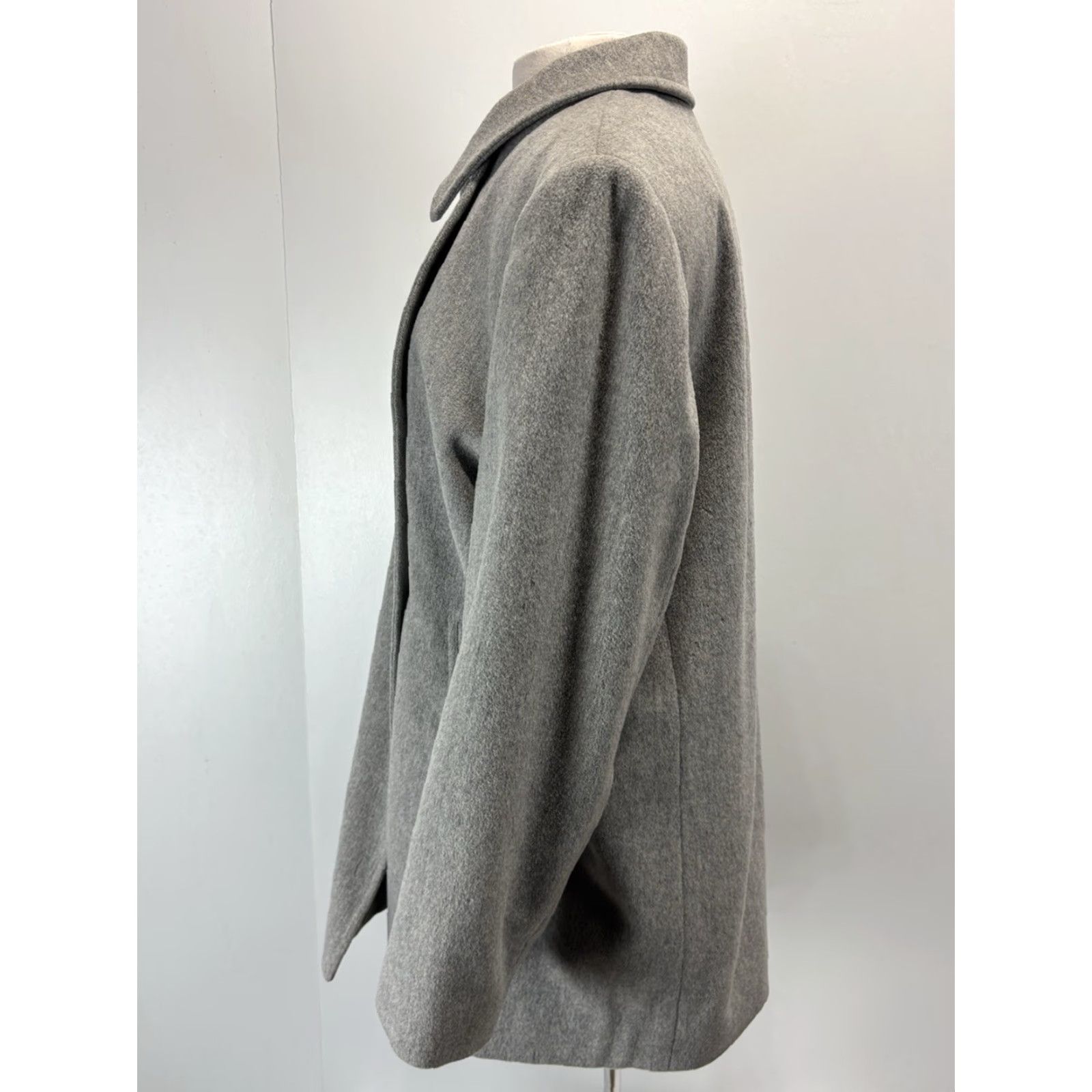 Vintage VINTAGE L.L. Bean Wool Pea Coat Plus Size 18 Women's Gray Lined Cashmere Business Casual Size XXL / US 16-18 / IT 52-54 - 2 Thumbnail