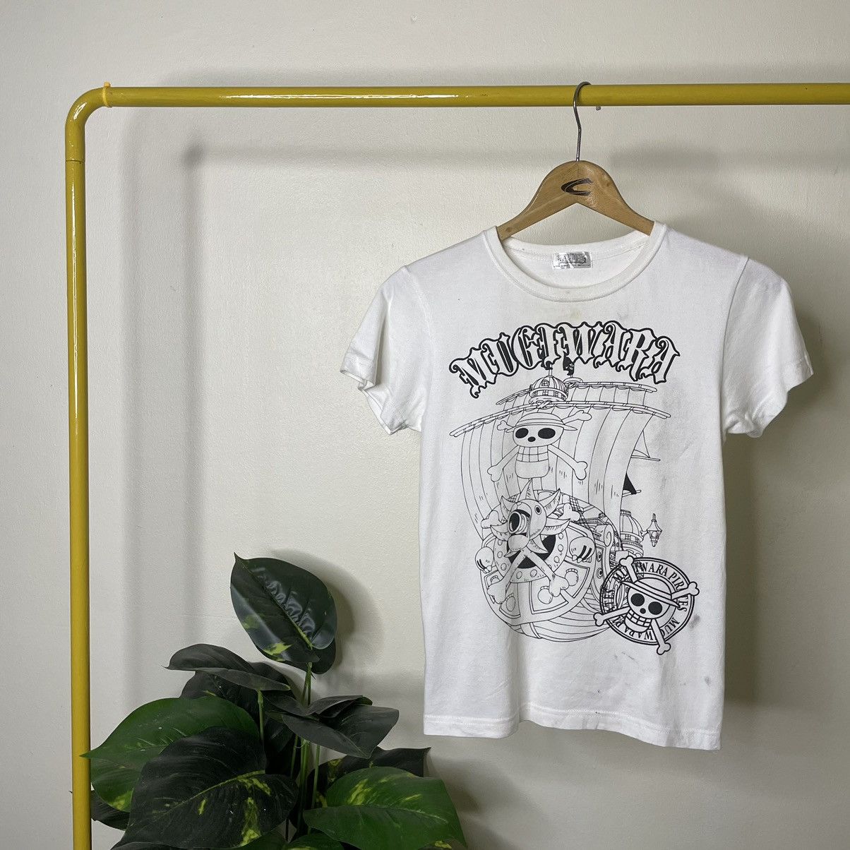 Anime × Japanese Brand × Vintage Vintage Anime One Piece Mugiwara Pirates T Shirt Size US XS / EU 42 / 0 - 1 Thumbnail