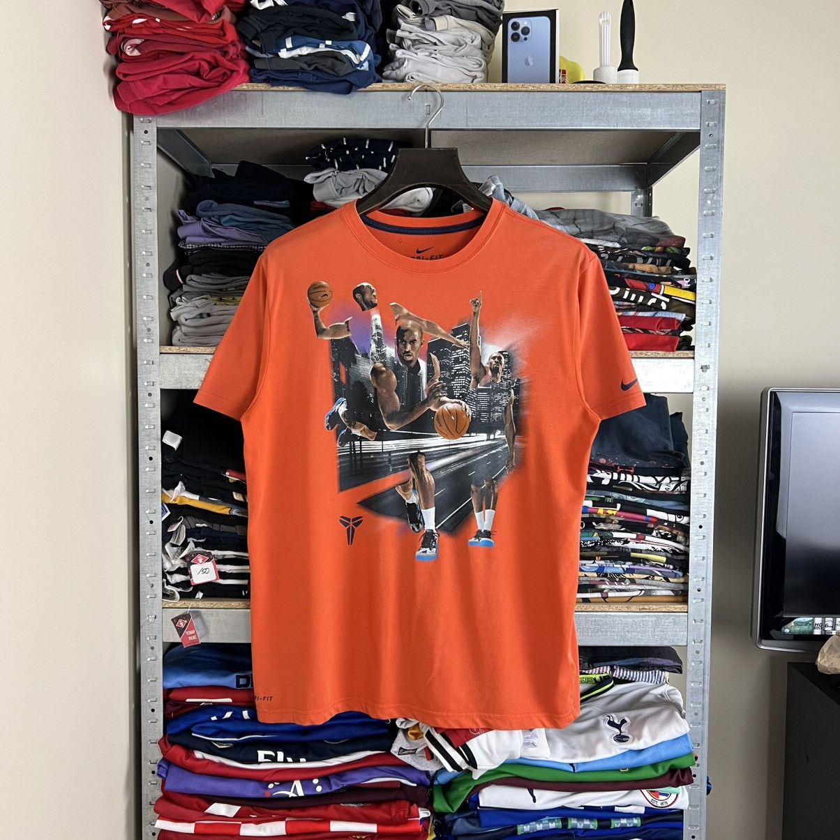 Nike Rare! Kobe Bryant Nike The City Of Legends Graphic Logo Tee Size US XL / EU 56 / 4 - 1 Thumbnail