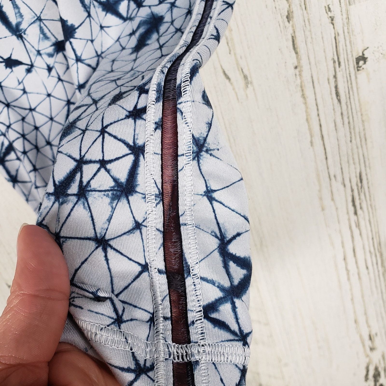 Lululemon Lululemon Athletica Star Silver Fox Retreat Yogi Crop Pant 8 Size 30" / US 8 / IT 44 - 7 Thumbnail