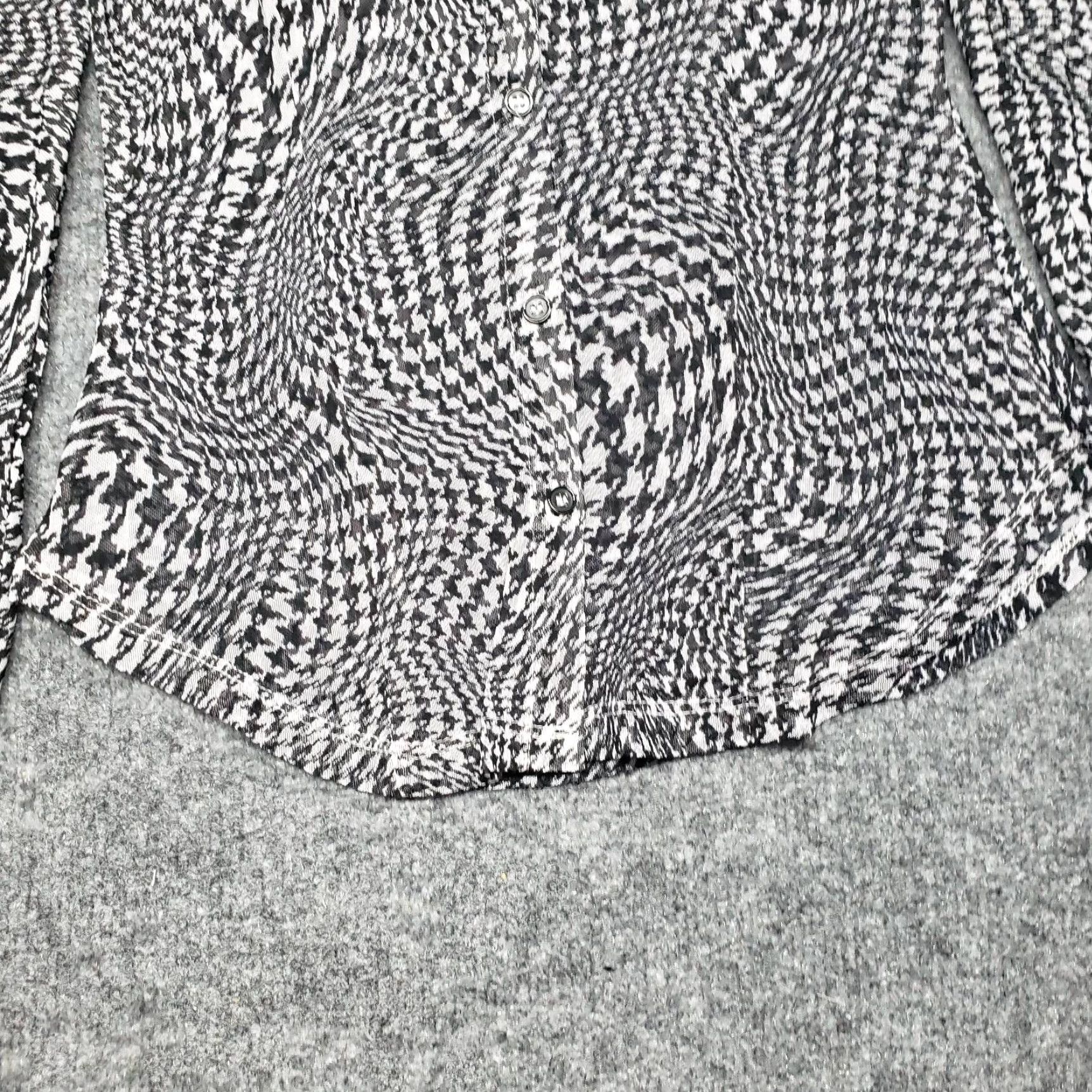 Vintage Rue21 Shirt Womens XS Black Houndstooth Long Sleeve Button Up Collar Stretch New Size XS / US 0-2 / IT 36-38 - 6 Thumbnail