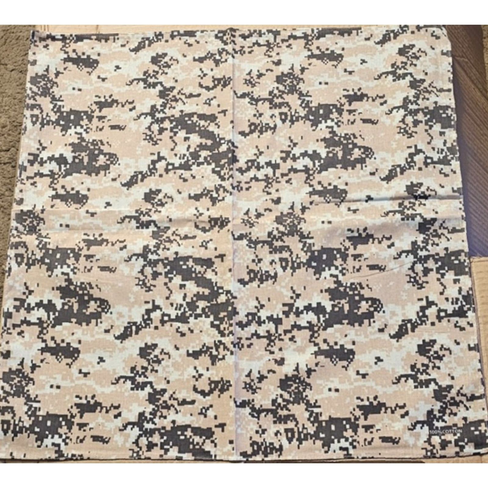 Vintage VINTAGE DIGITAL CAMOUFLAGE OUTDOOR WORK MILITARY BANDANA ( SET OF 6 BANDANNA ) Size ONE SIZE - 3 Thumbnail