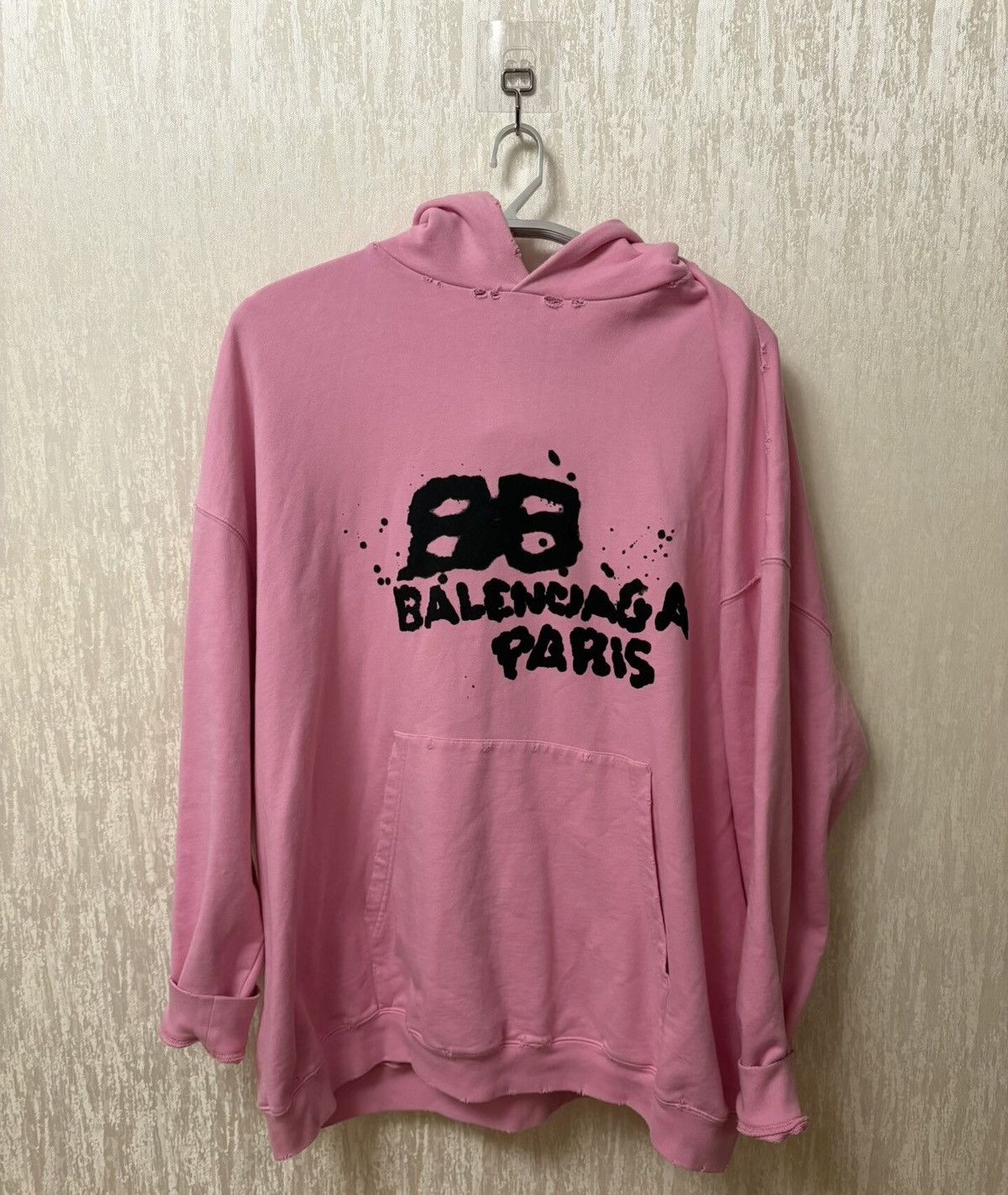Balenciaga Balenciaga Pink Paint Splatter Logo Hoodie Size US S / EU 44-46 / 1 - 1 Thumbnail