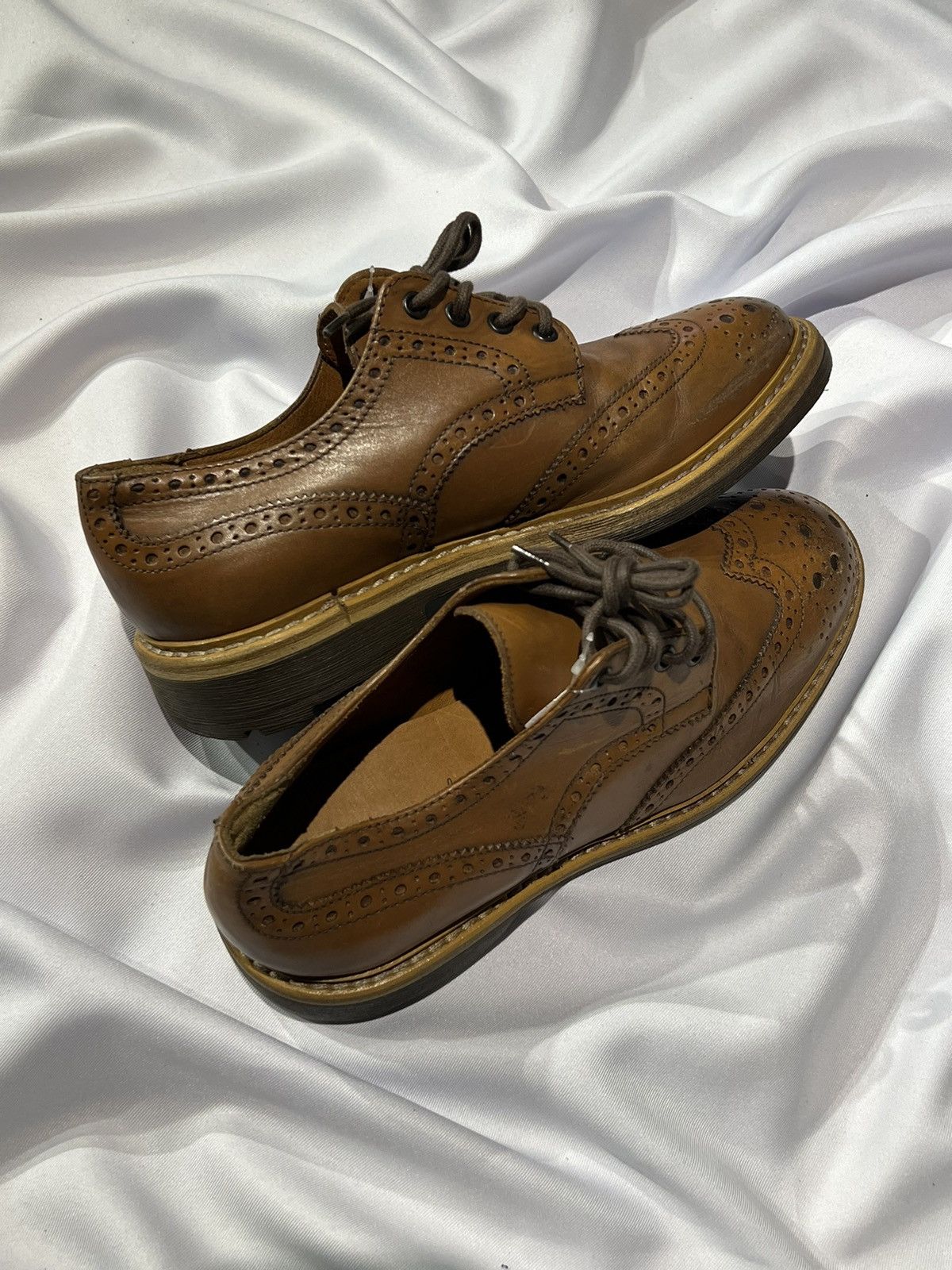Vintage WINGTIP SHOES LEATHER MADE IN ROMANIA MISSING BRAND Size US 6 / EU 39 - 13 Thumbnail
