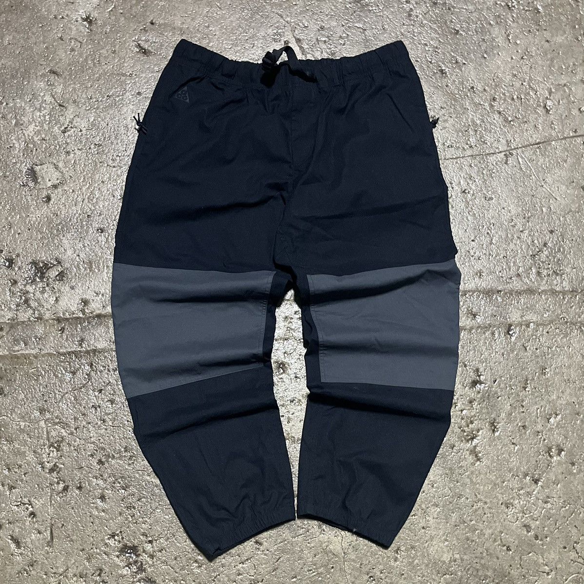 image of Crazy Vintage Y2K Nike Acg Trail Pants Essential Unique in Black, Men's (Size 36)